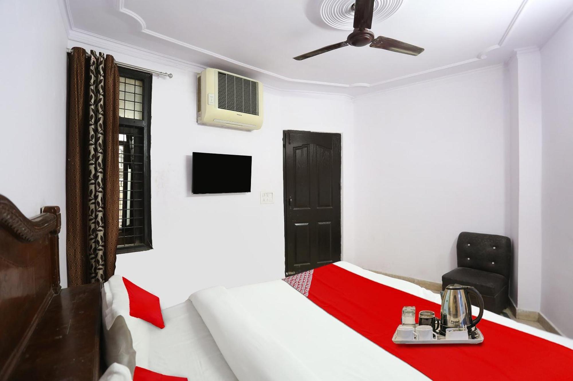 Hotel O Maxx Residency Near Dlf Avenue Saket 3*