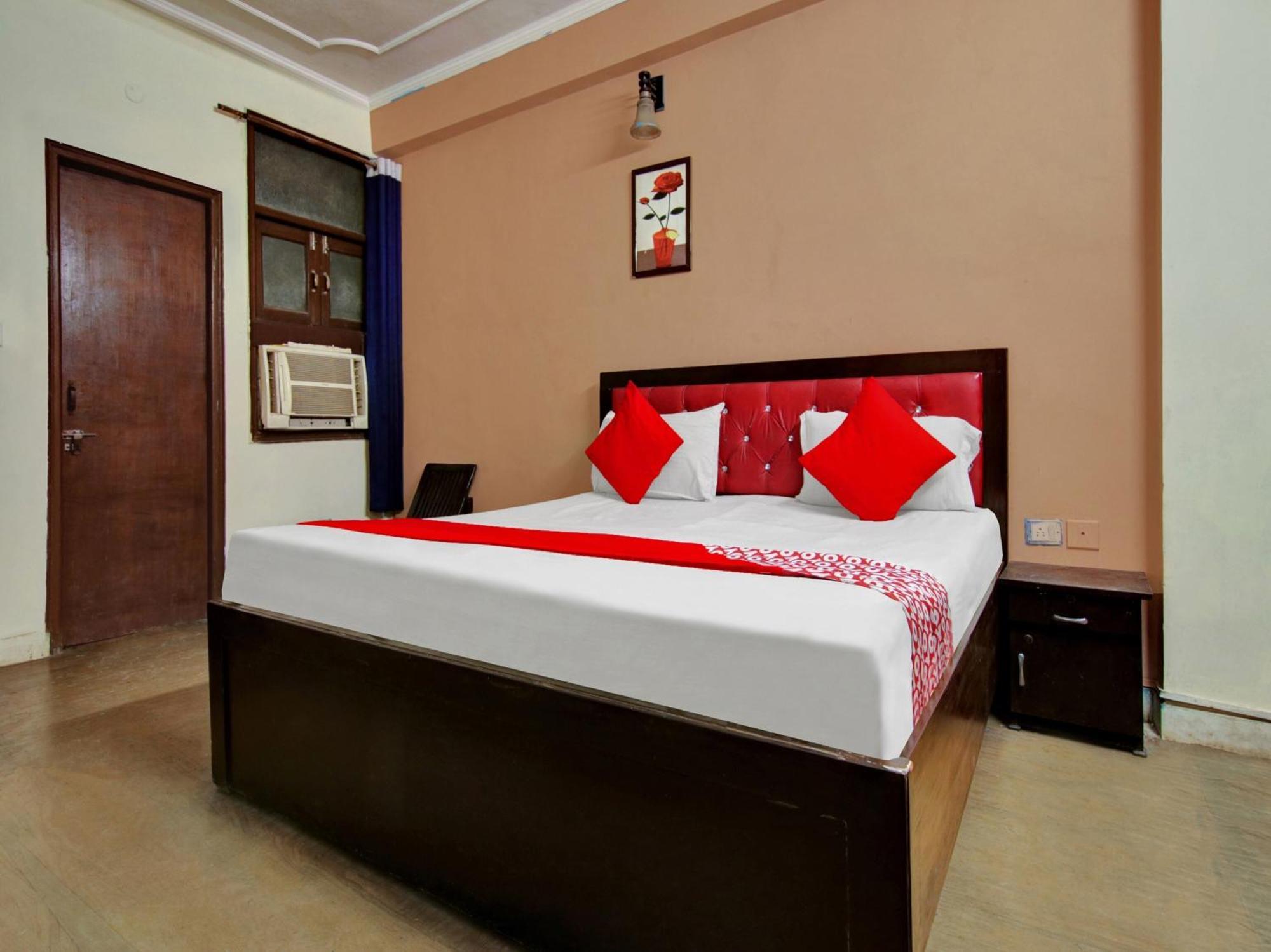 Hotel O Darshan Palace *