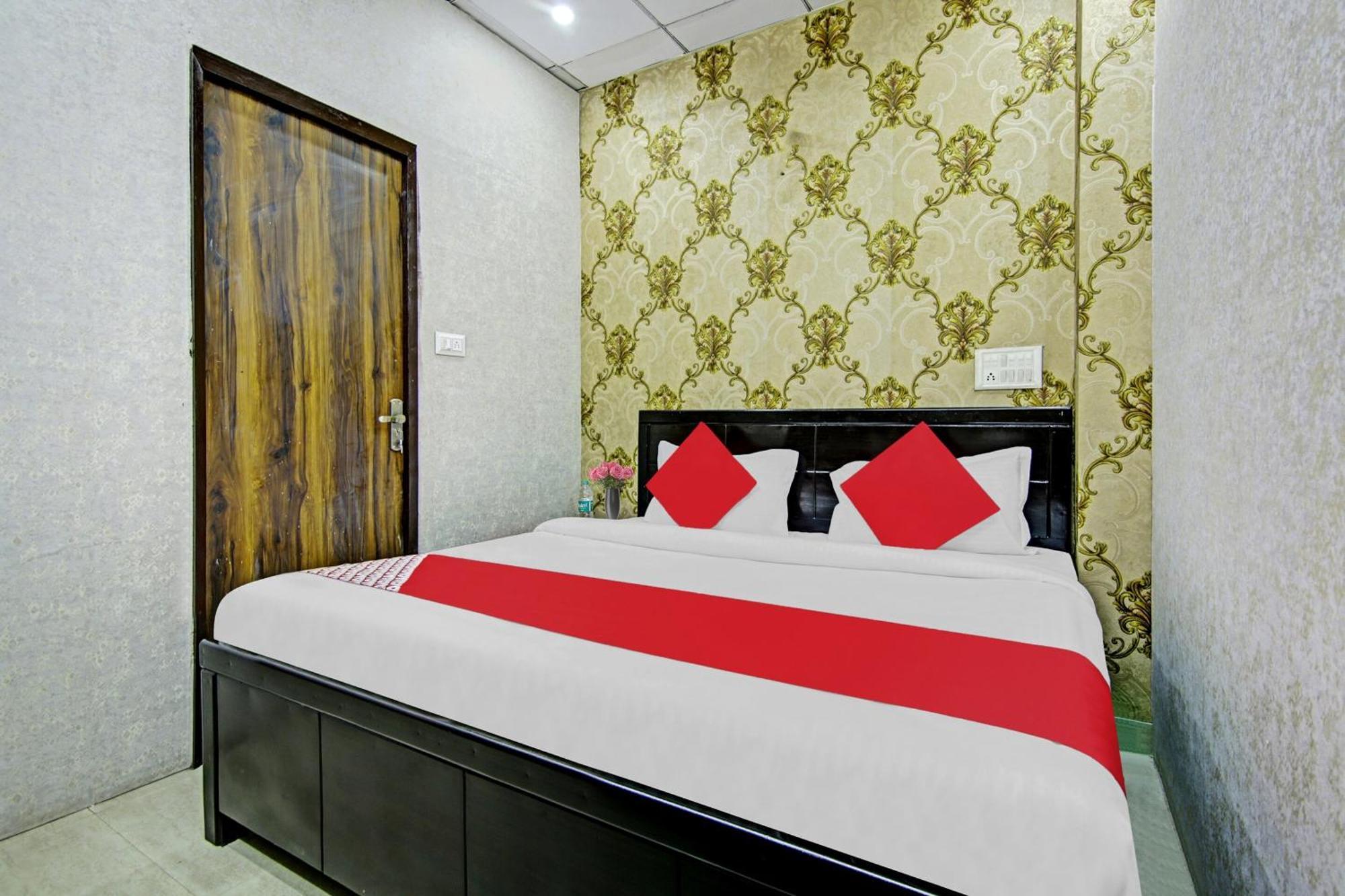 O Grow Near Shiv Mandir Hotel Delhi (National Capital Territory of India)