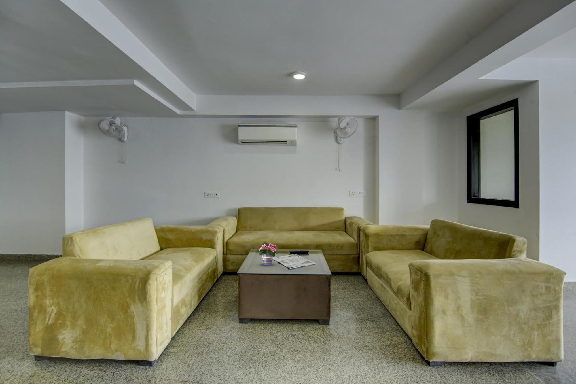 Collection O My Near Dwarka Sector 21 Metro Station 3*