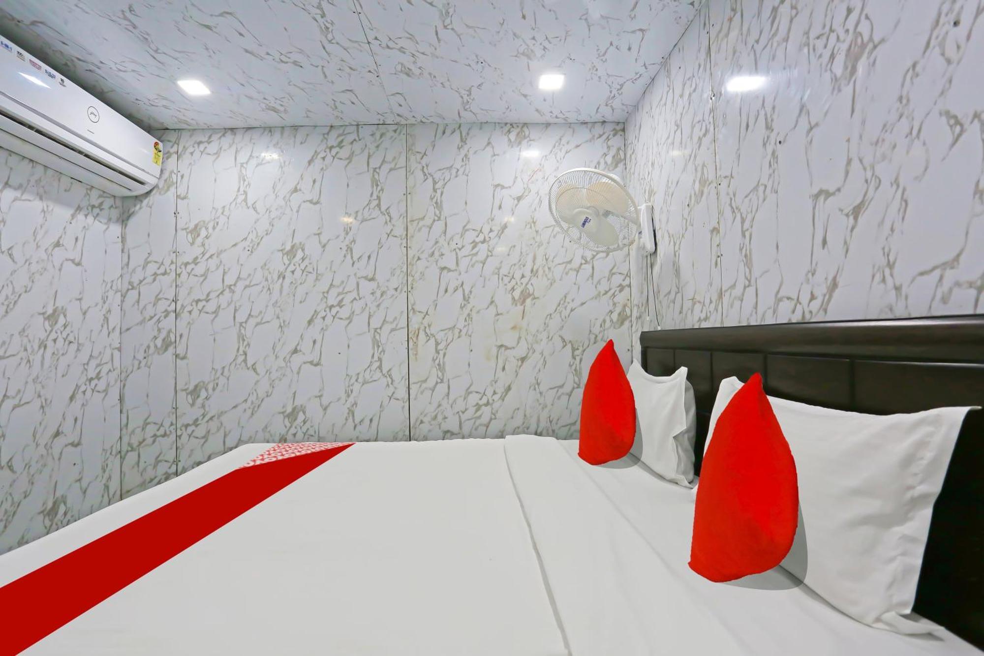 Hotel O Happy 3*