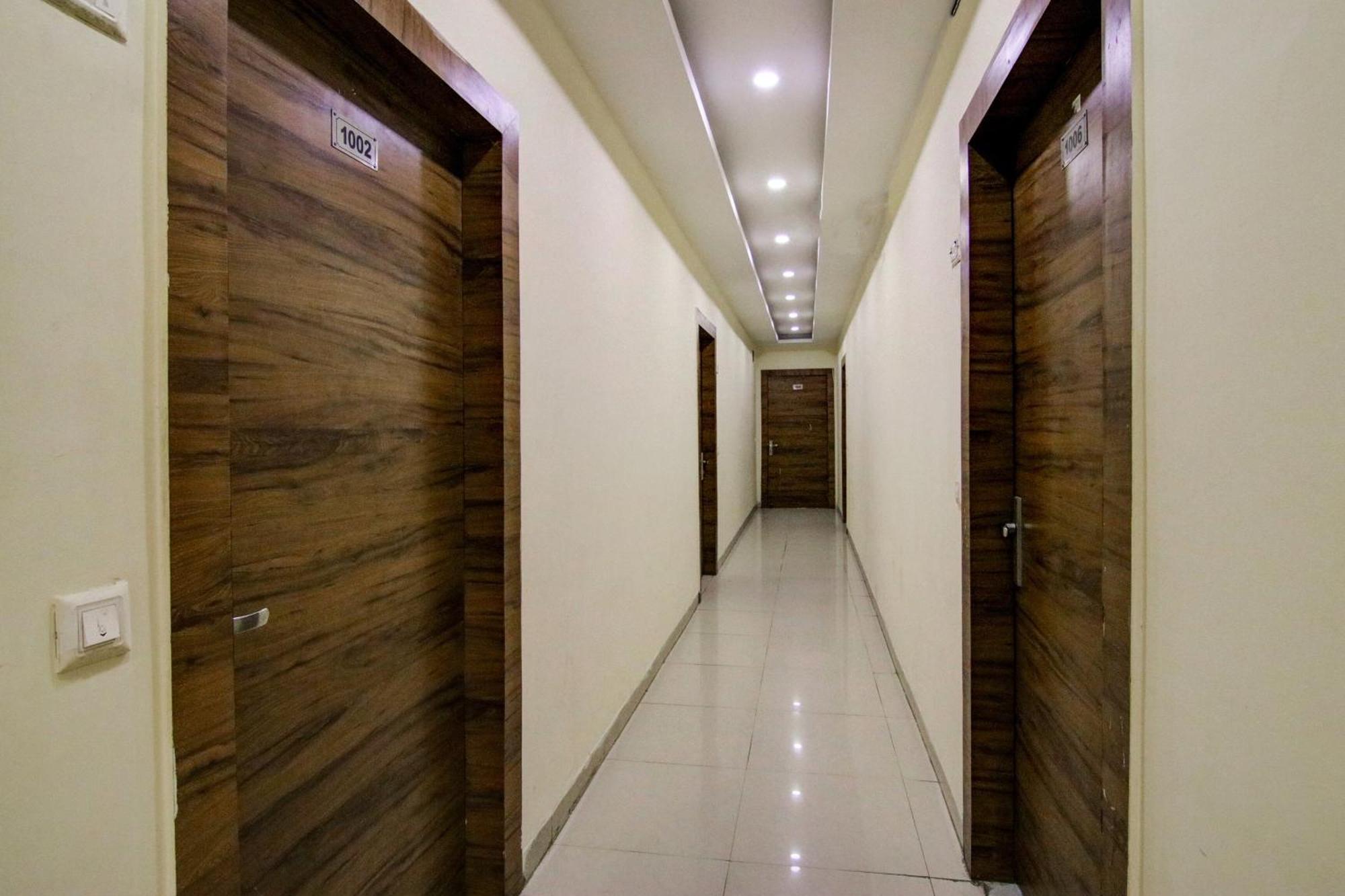 Yash House Hotel New Delhi