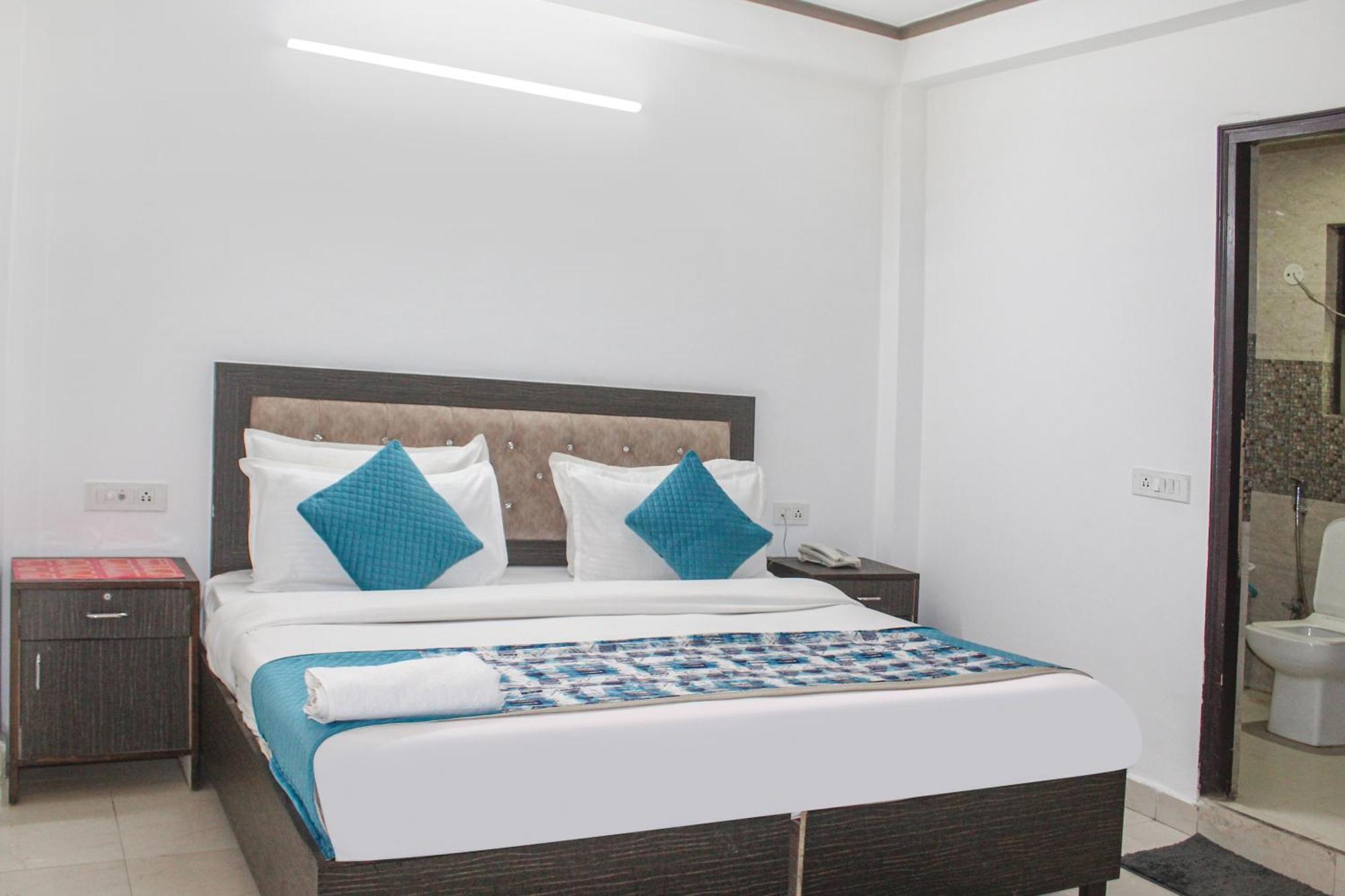 Hotel The Ocean Near Igi Airport 3*