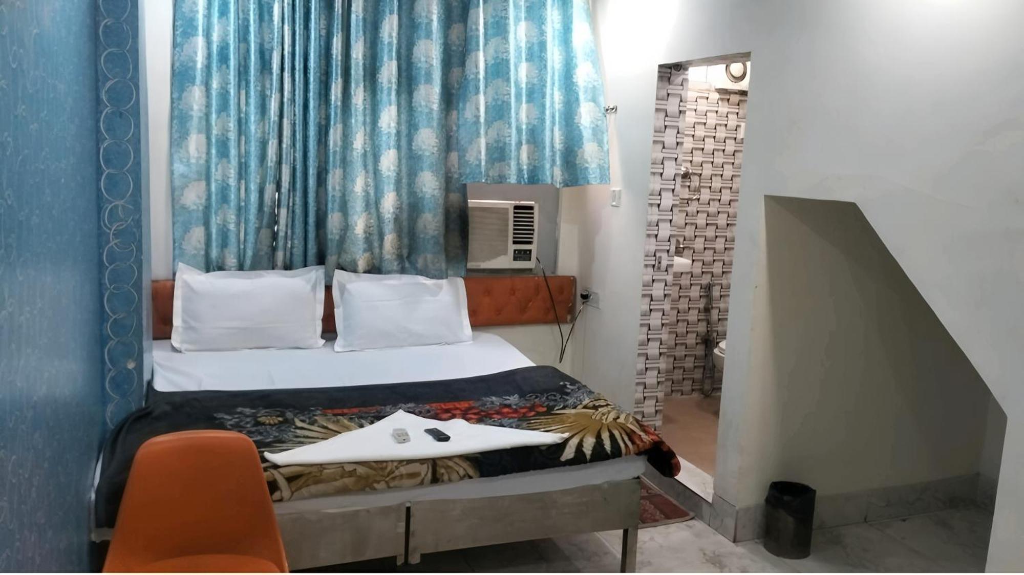 Ram Palace Hotel 2*