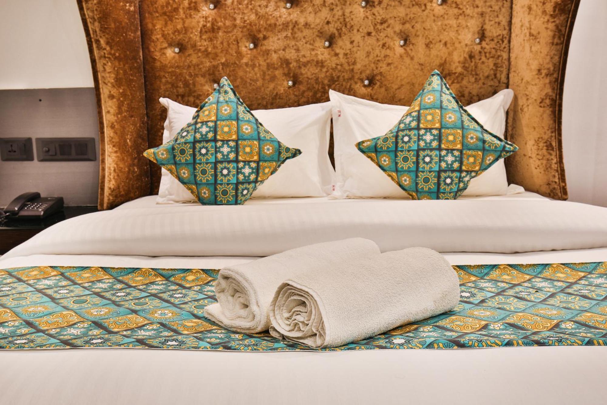 Staybook Hotel Uppal International Hotel Nova Deli