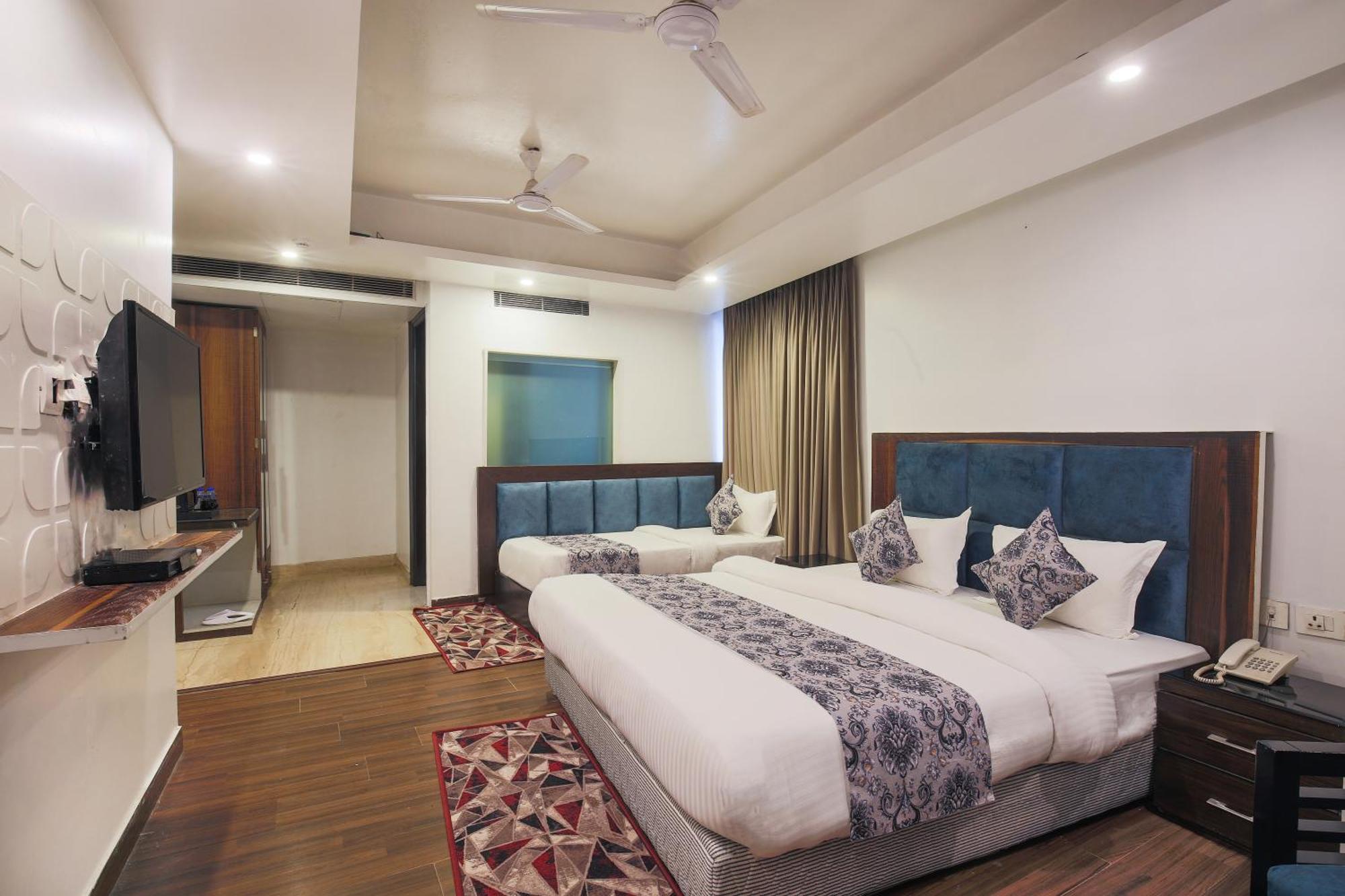 Staybook Hotel Uppal International 4* Nova Deli