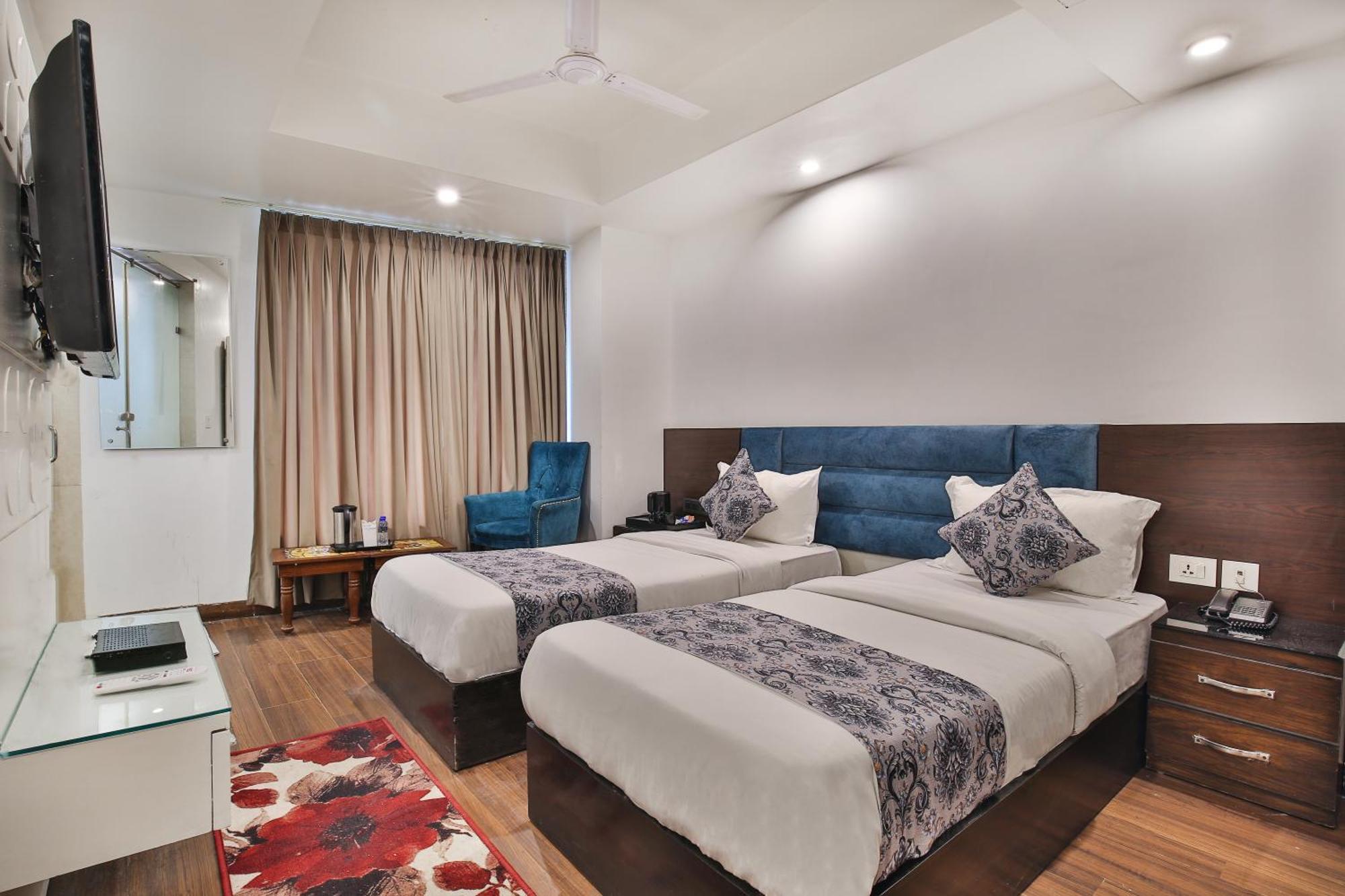 Staybook Hotel Uppal International Hotel 4*