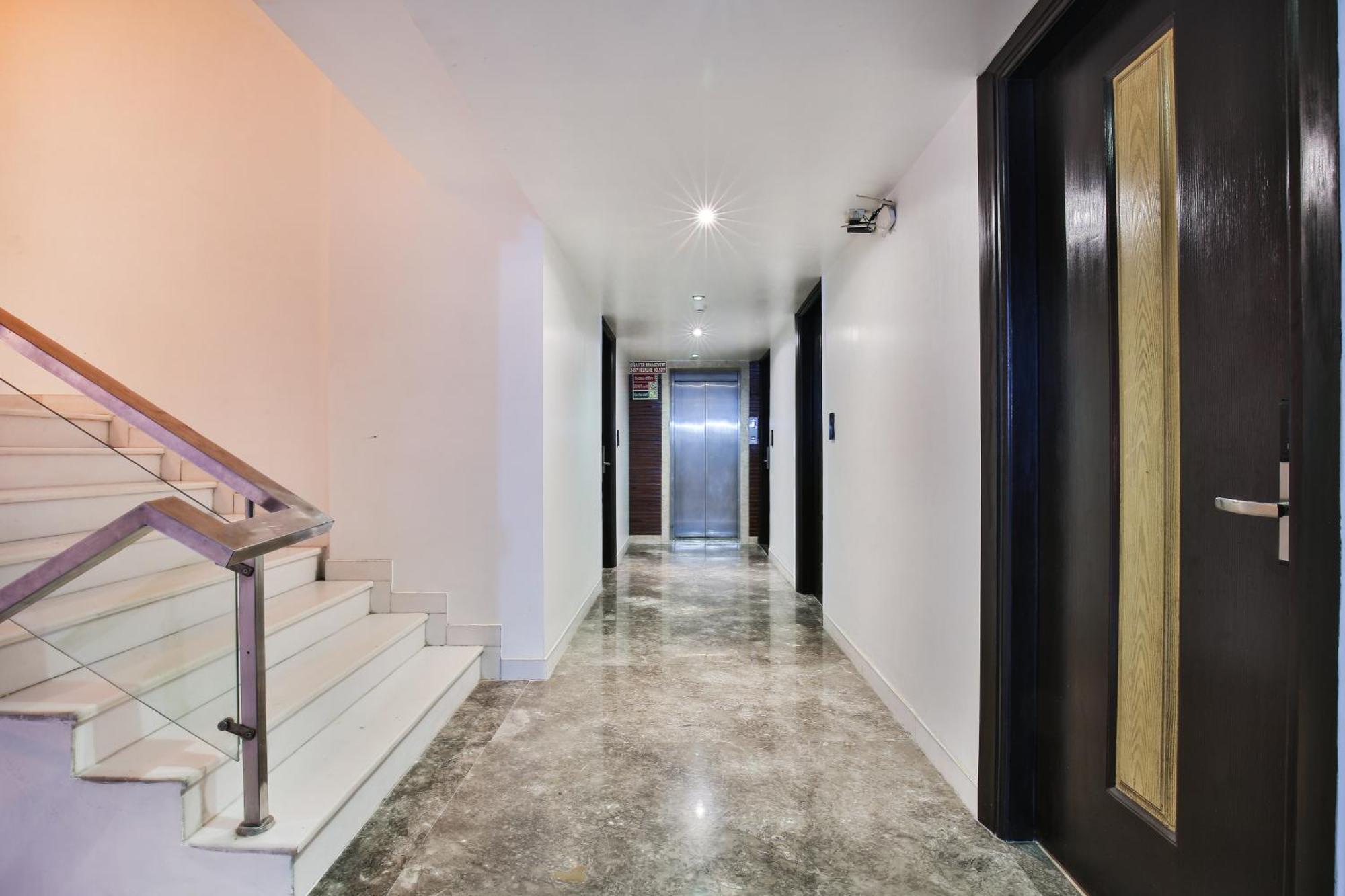 Staybook Hotel Uppal International Hotel Nova Deli