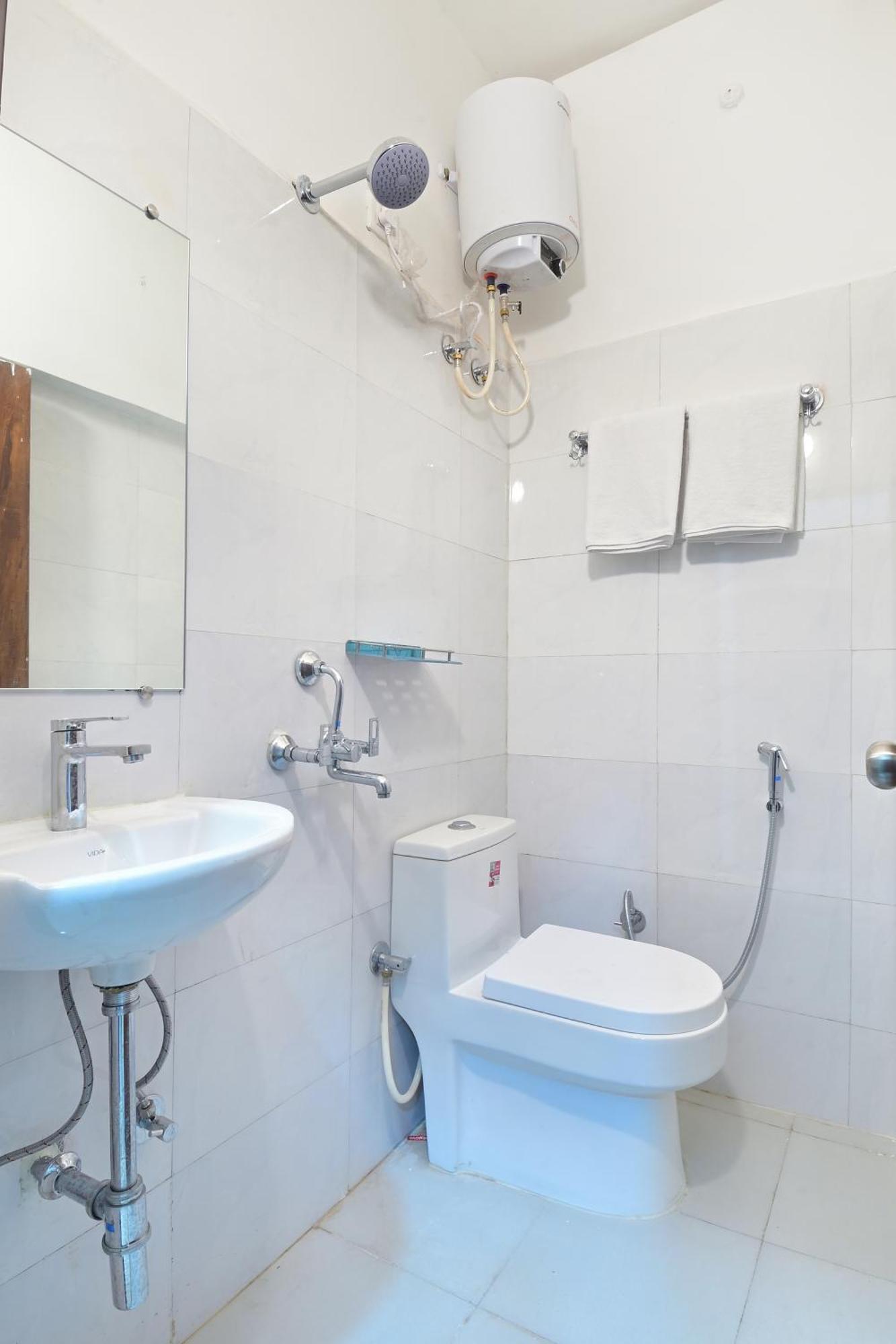 Chowdhry Tourist - Railway Station - 2 Minutes Walk 2* New Delhi