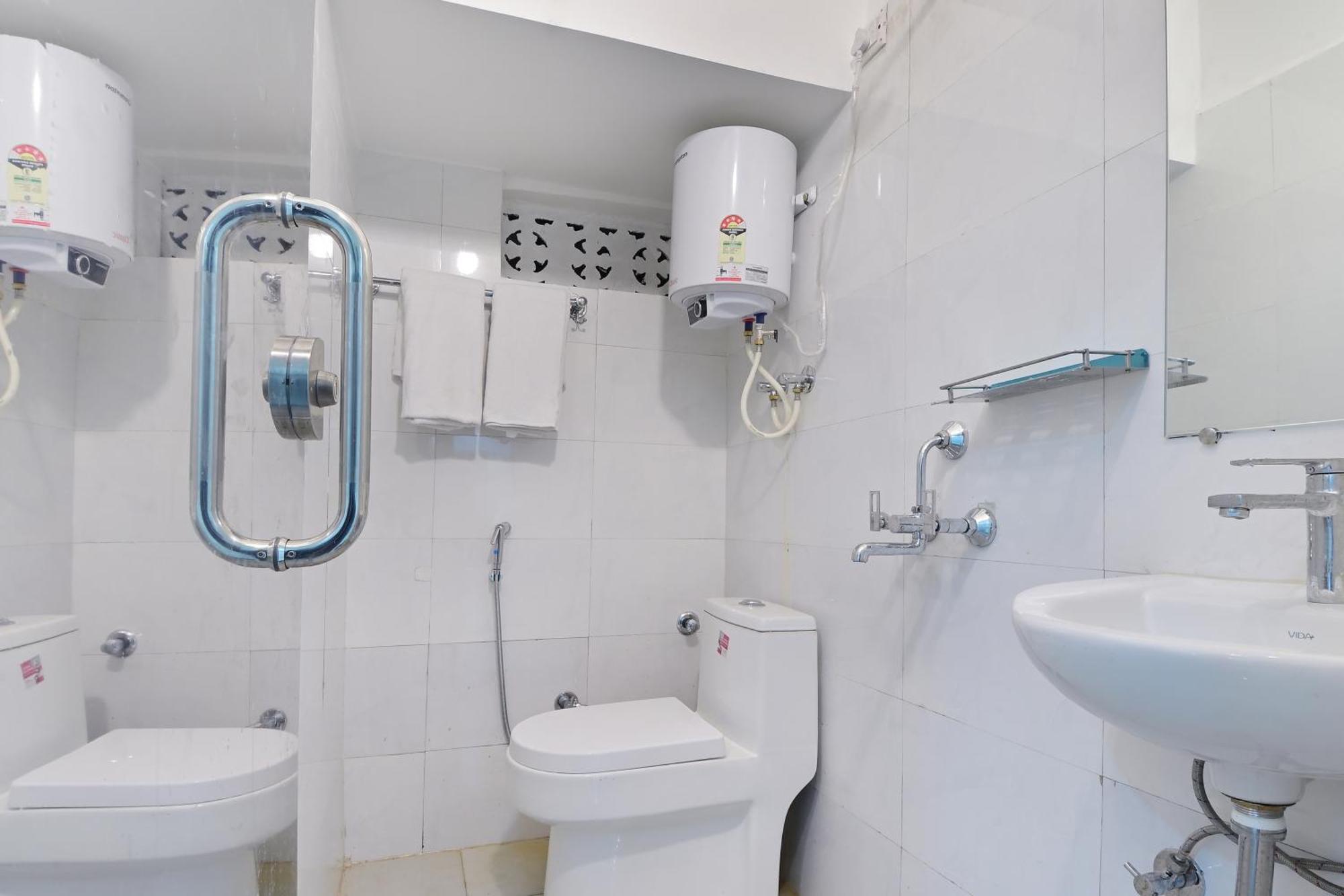Chowdhry Tourist - Railway Station - 2 Minutes Walk Hotel New Delhi