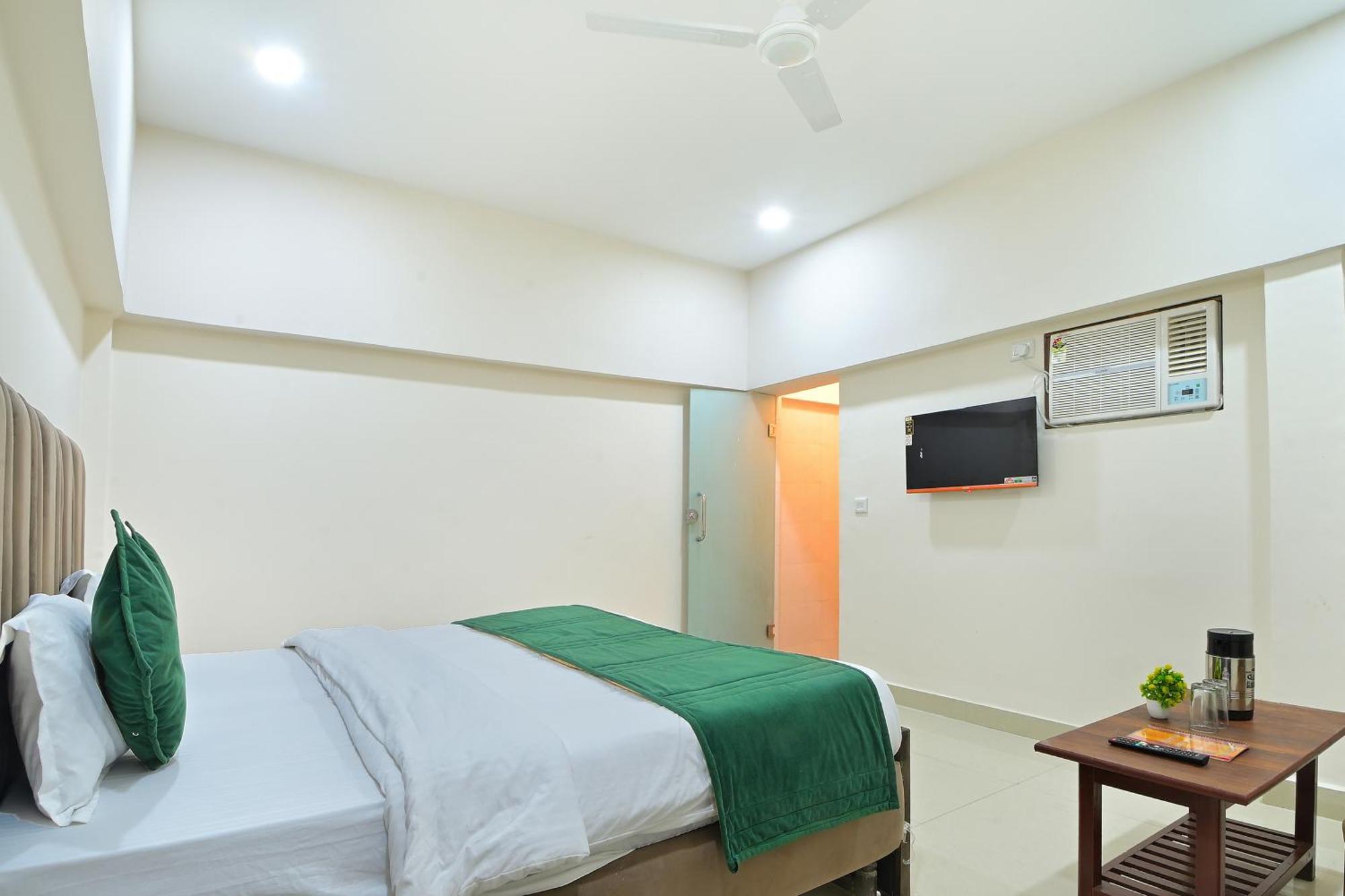 Chowdhry Tourist - Railway Station - 2 Minutes Walk New Delhi