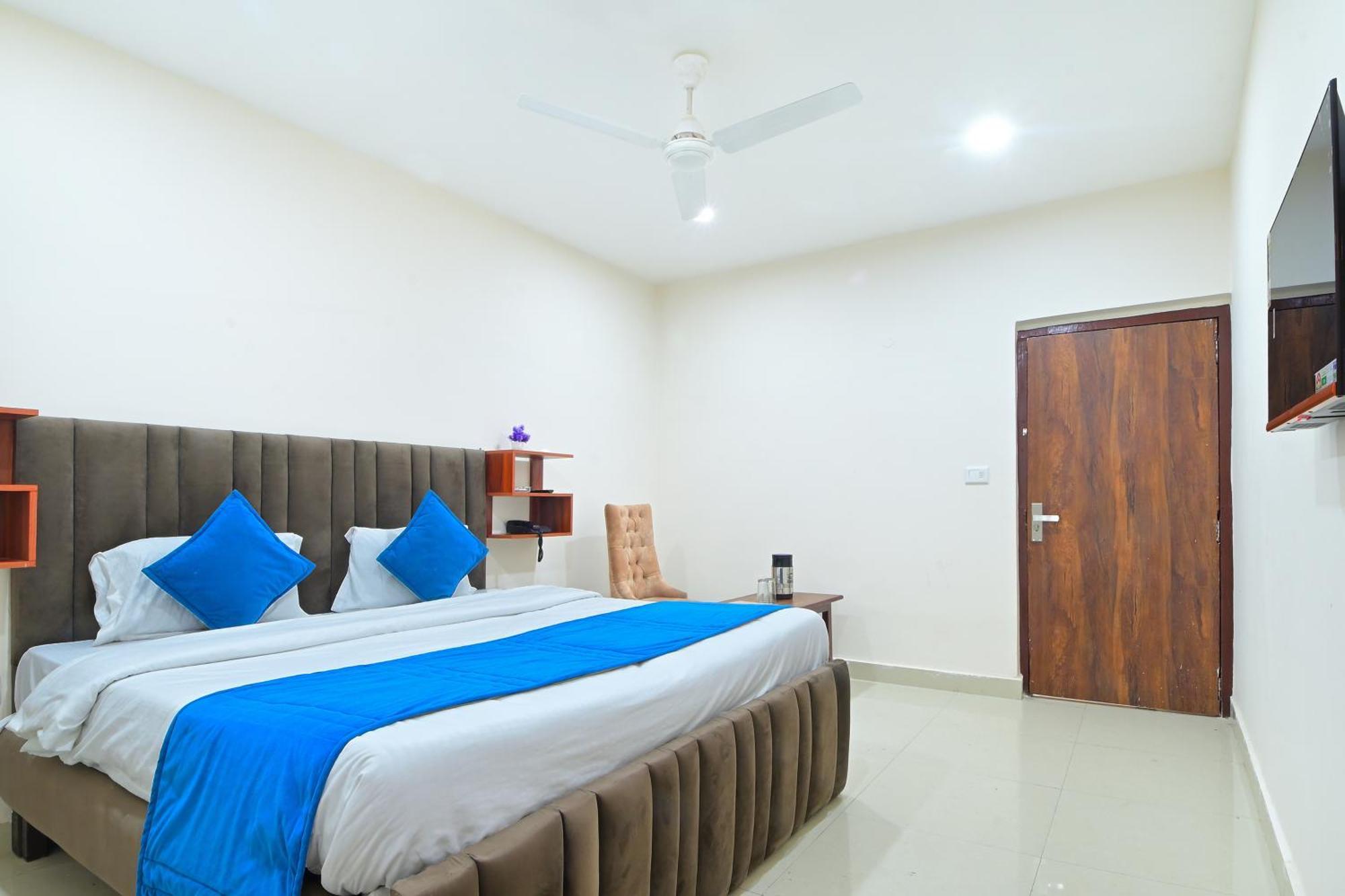 Hotel Chowdhry Tourist - Railway Station - 2 Minutes Walk New Delhi