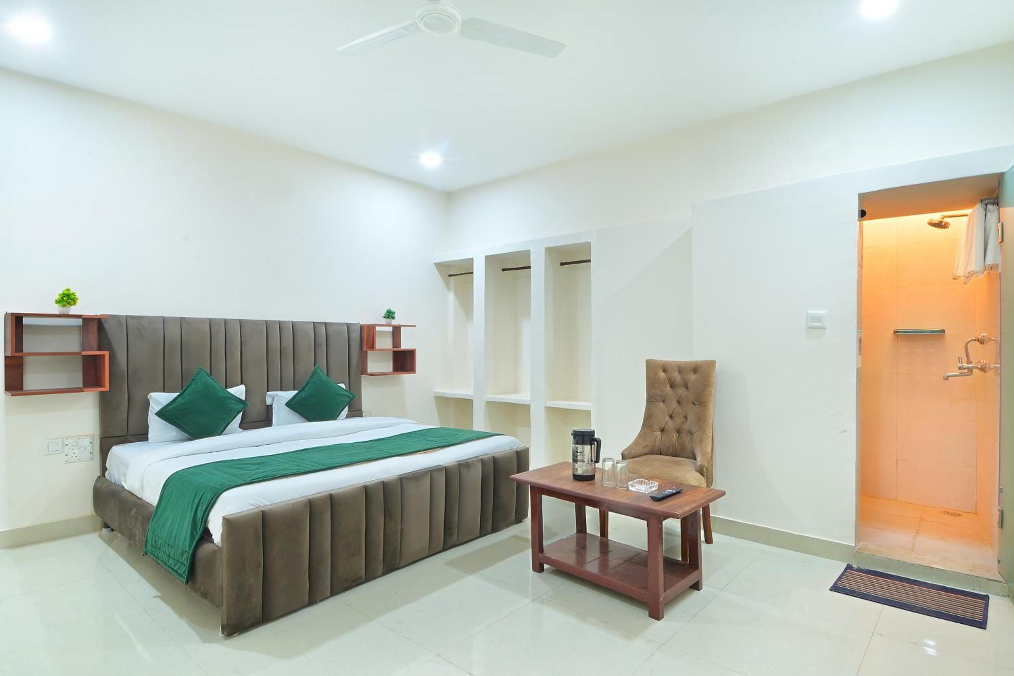 Hotel Chowdhry Tourist - Railway Station - 2 Minutes Walk 2*