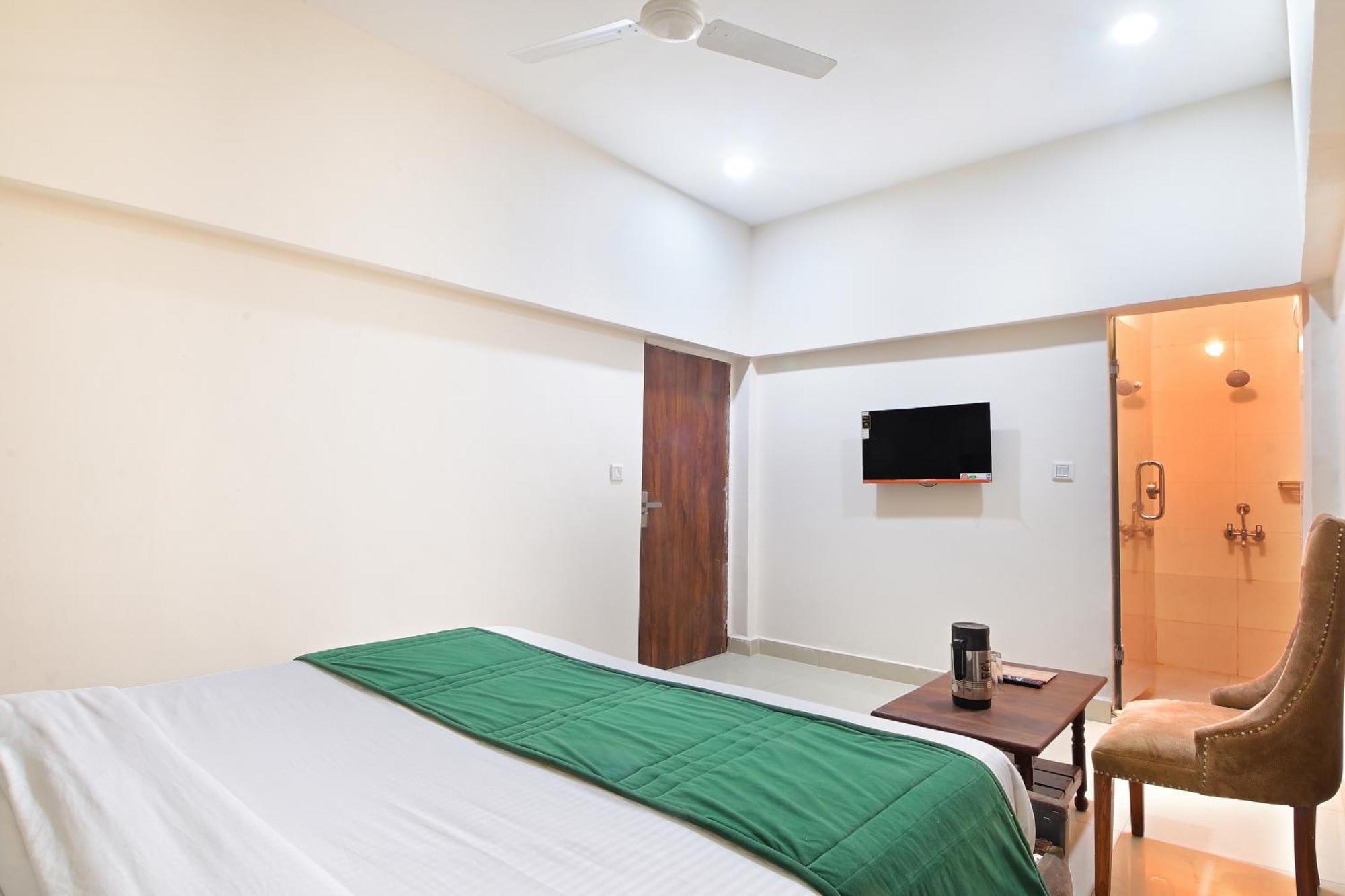 Chowdhry Tourist - Railway Station - 2 Minutes Walk Hotel 2*