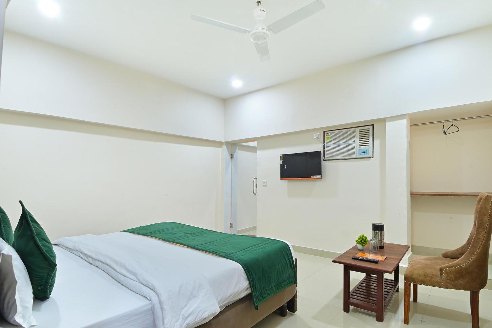 Chowdhry Tourist - Railway Station - 2 Minutes Walk Hotel