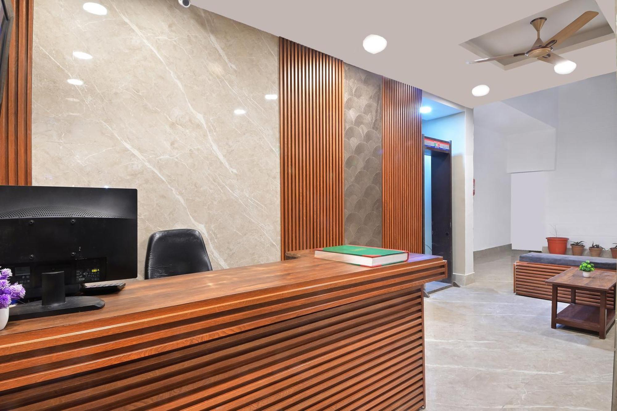 Hotel Chowdhry Tourist - Railway Station - 2 Minutes Walk 2*