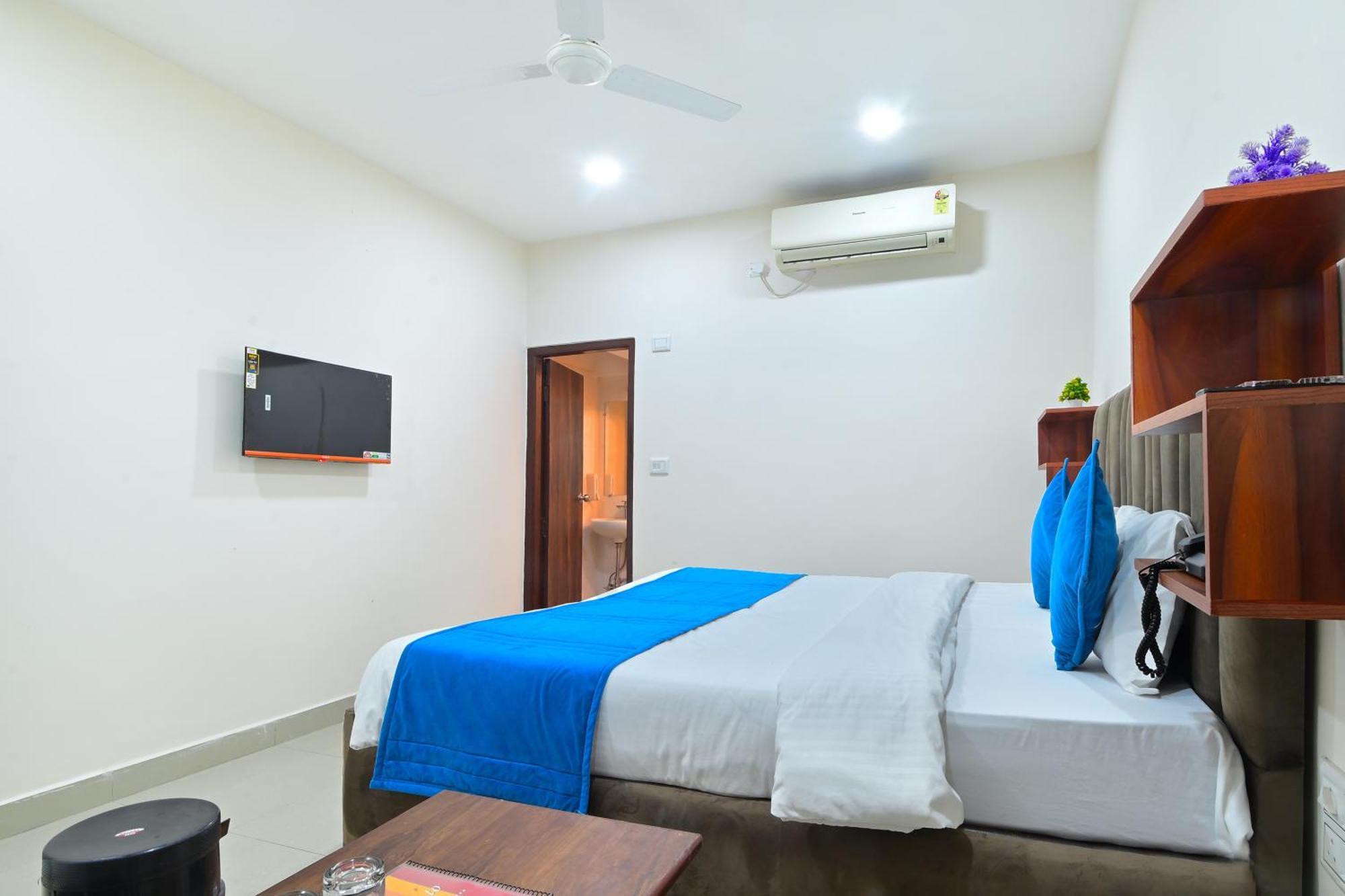 Chowdhry Tourist - Railway Station - 2 Minutes Walk New Delhi