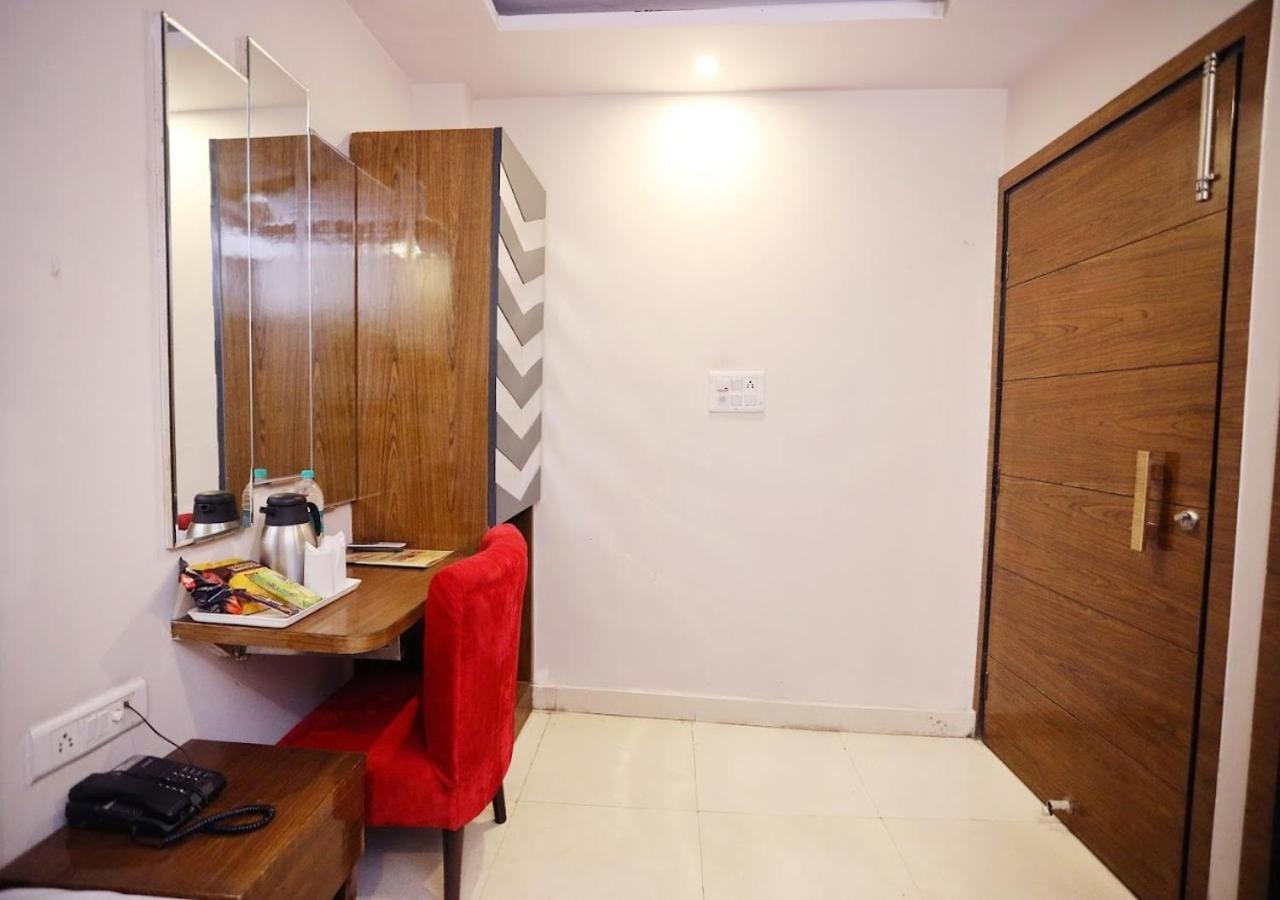 Hotel Jai Balaji, Paharganj, Railway Station