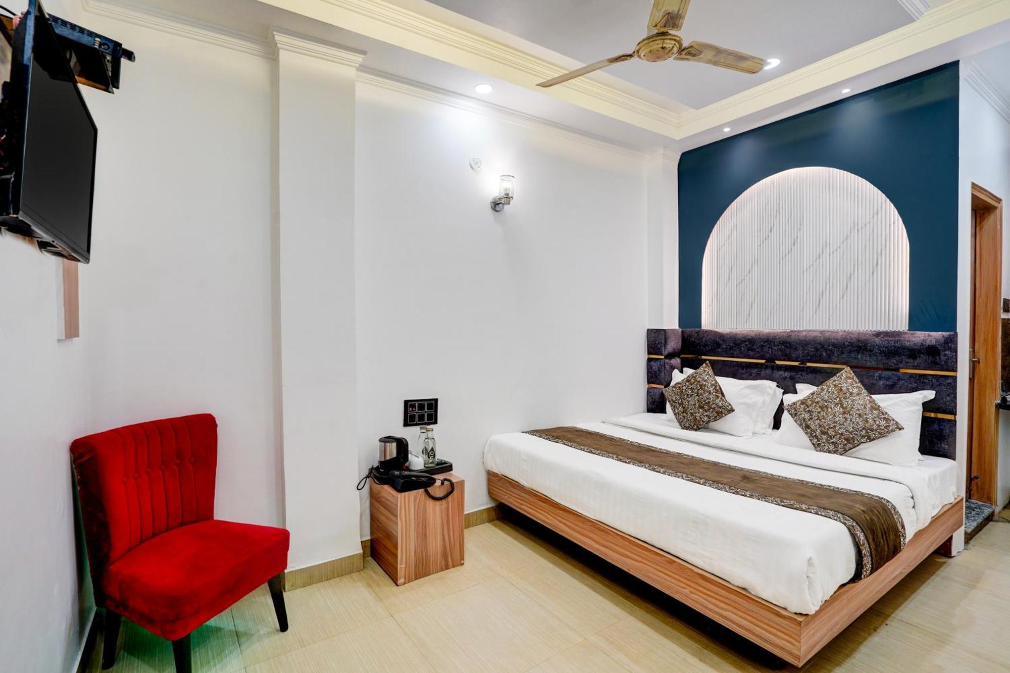 Jai Balaji, Paharganj, Railway Station Hotel