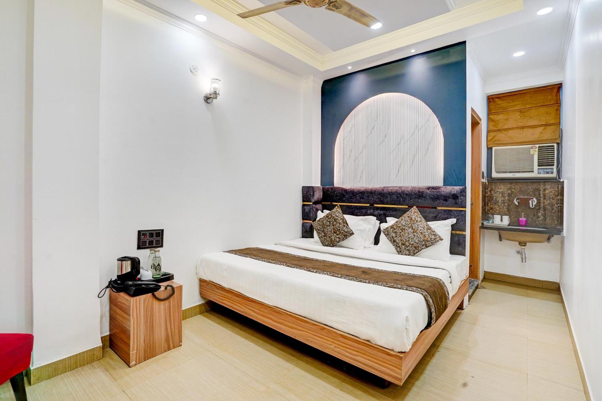 Hotel Jai Balaji, Paharganj, Railway Station 4*