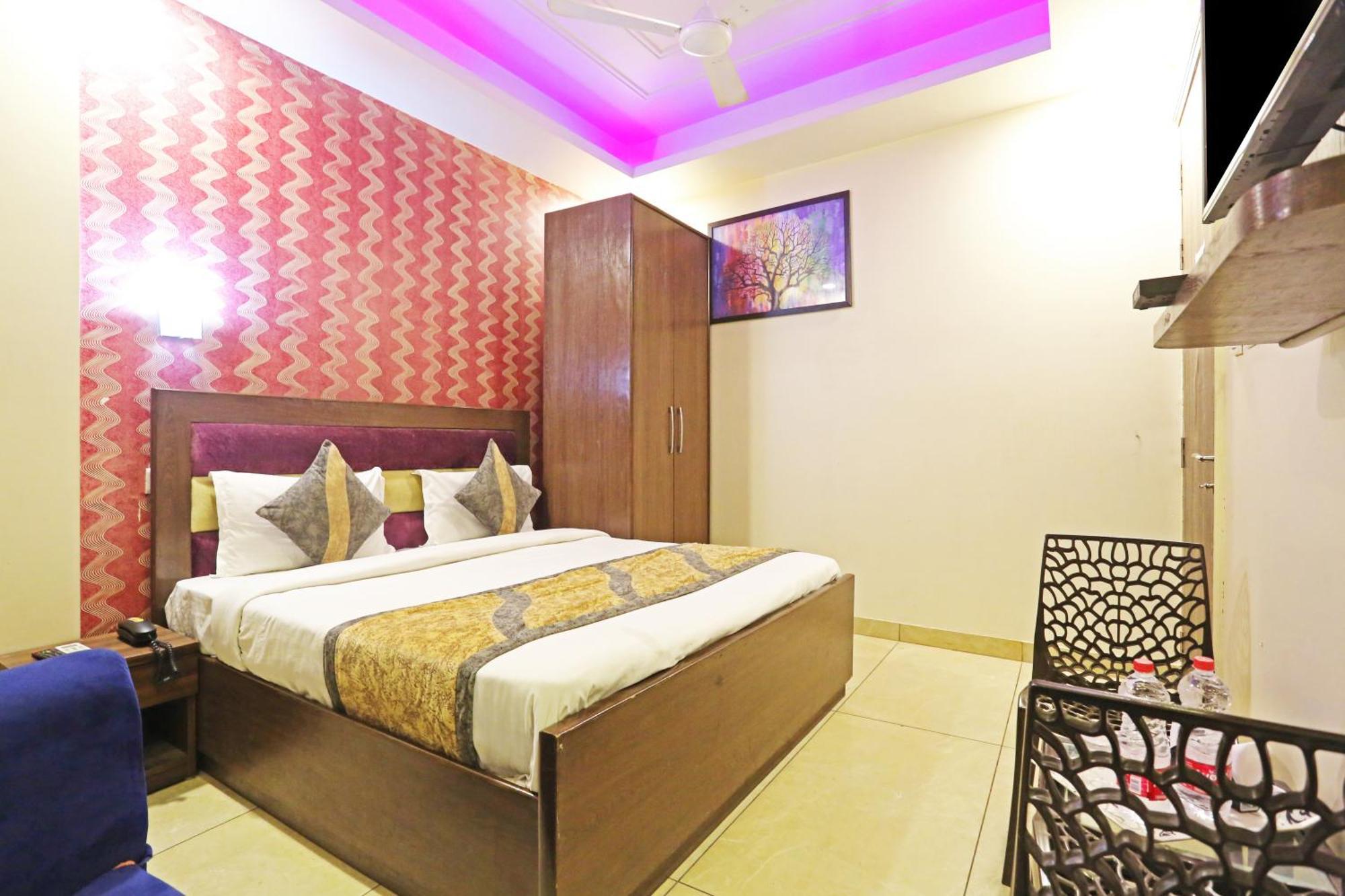 Hotel Red Stone Mahipalpur New Delhi