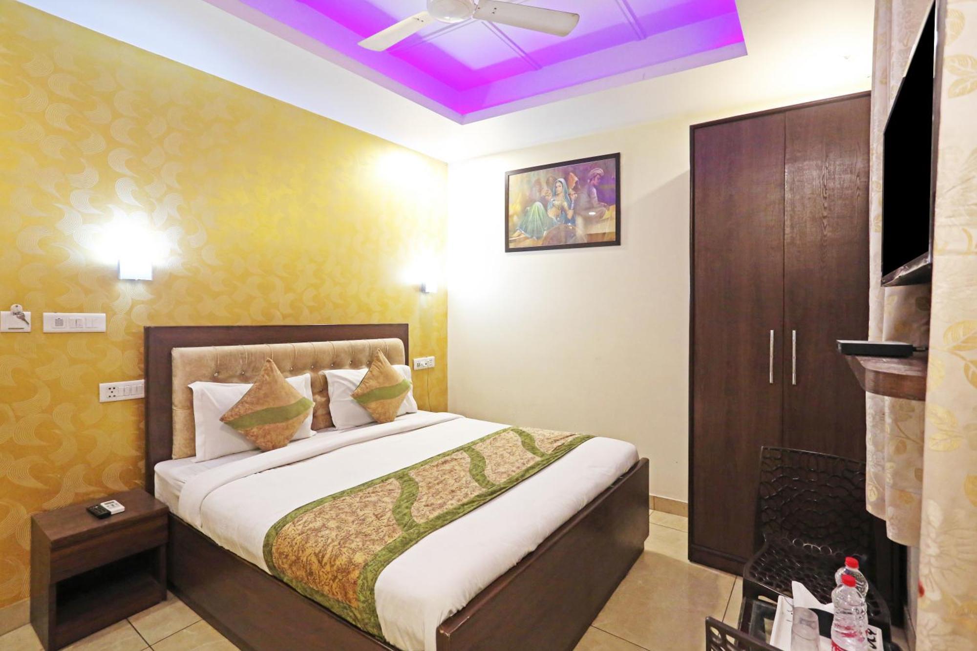 Red Stone Mahipalpur 4* New Delhi