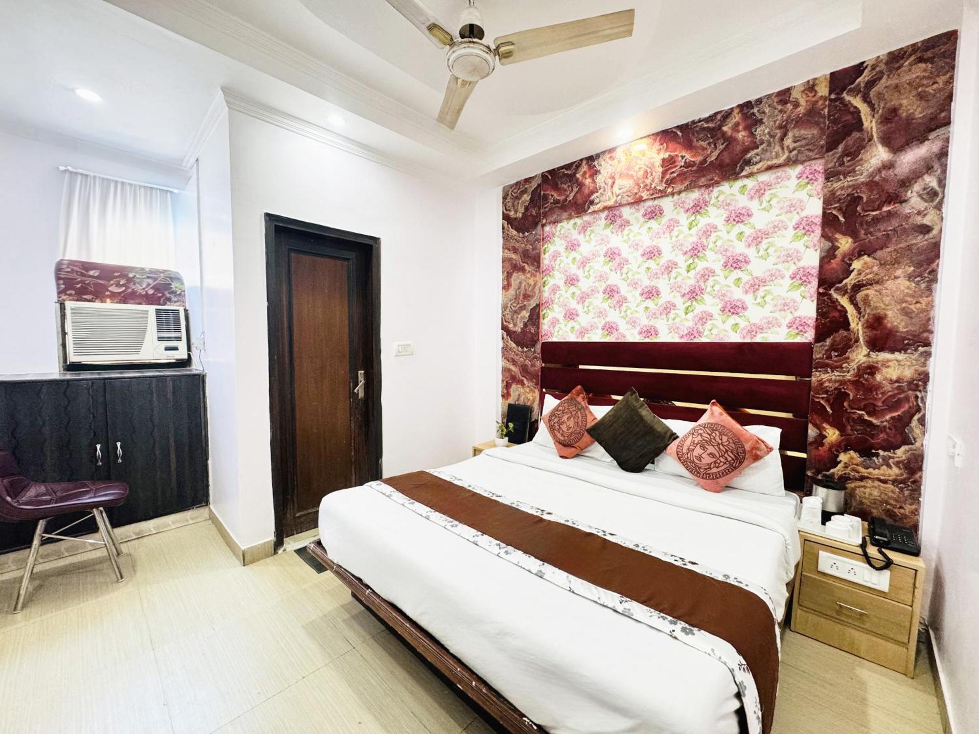 Jai Balaji, Paharganj, Railway Station 4* New Delhi