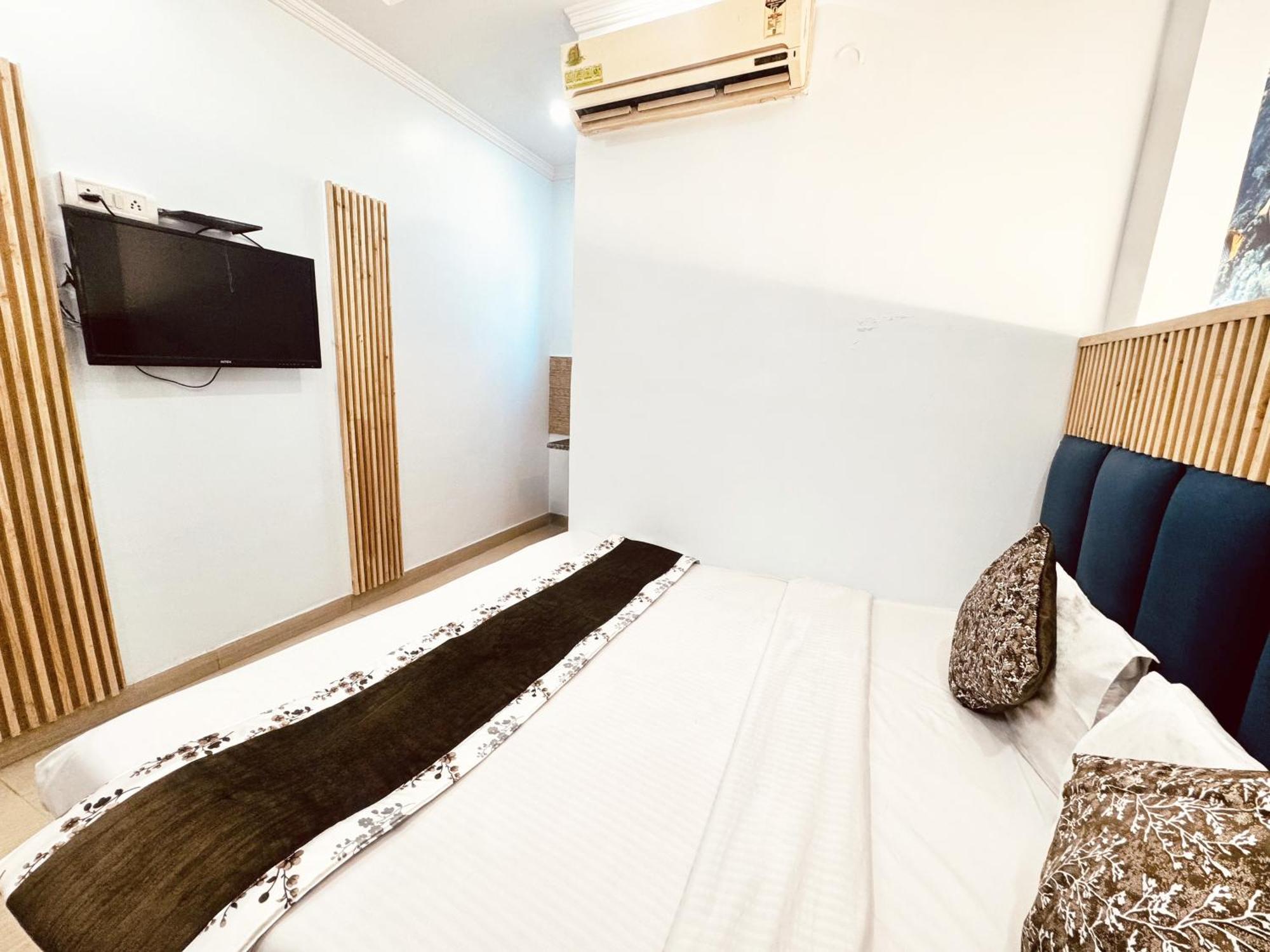 Jai Balaji, Paharganj, Railway Station Hotel New Delhi