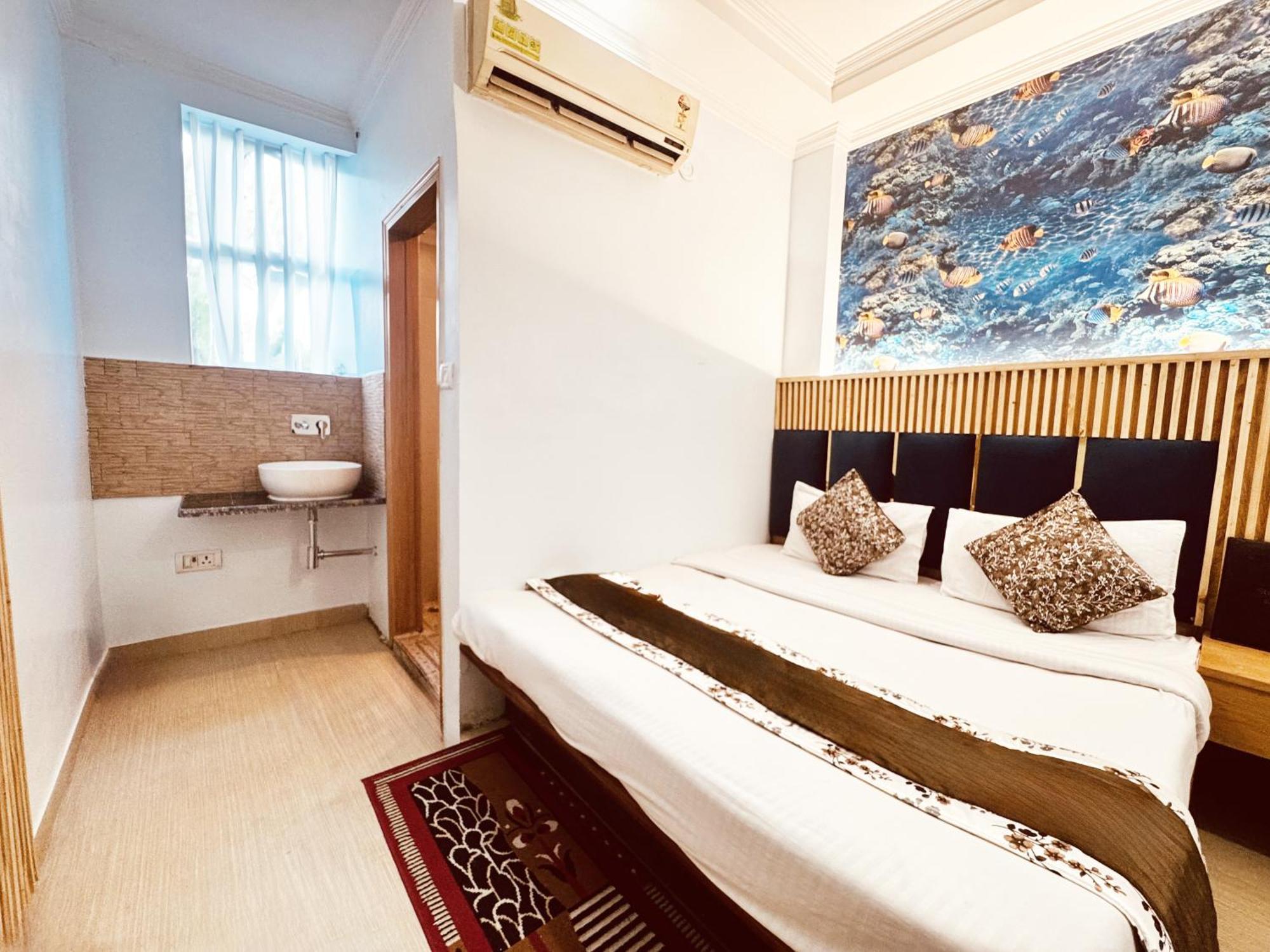 Jai Balaji, Paharganj, Railway Station Hotel New Delhi