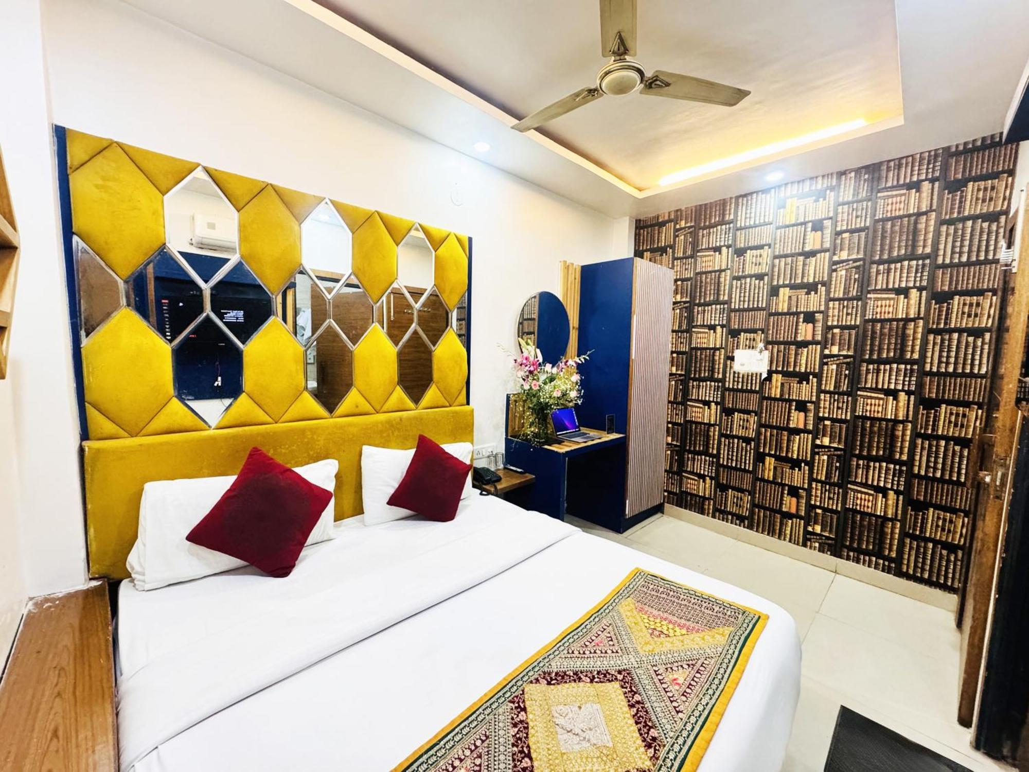 Jai Balaji, Paharganj, Railway Station Hotel New Delhi