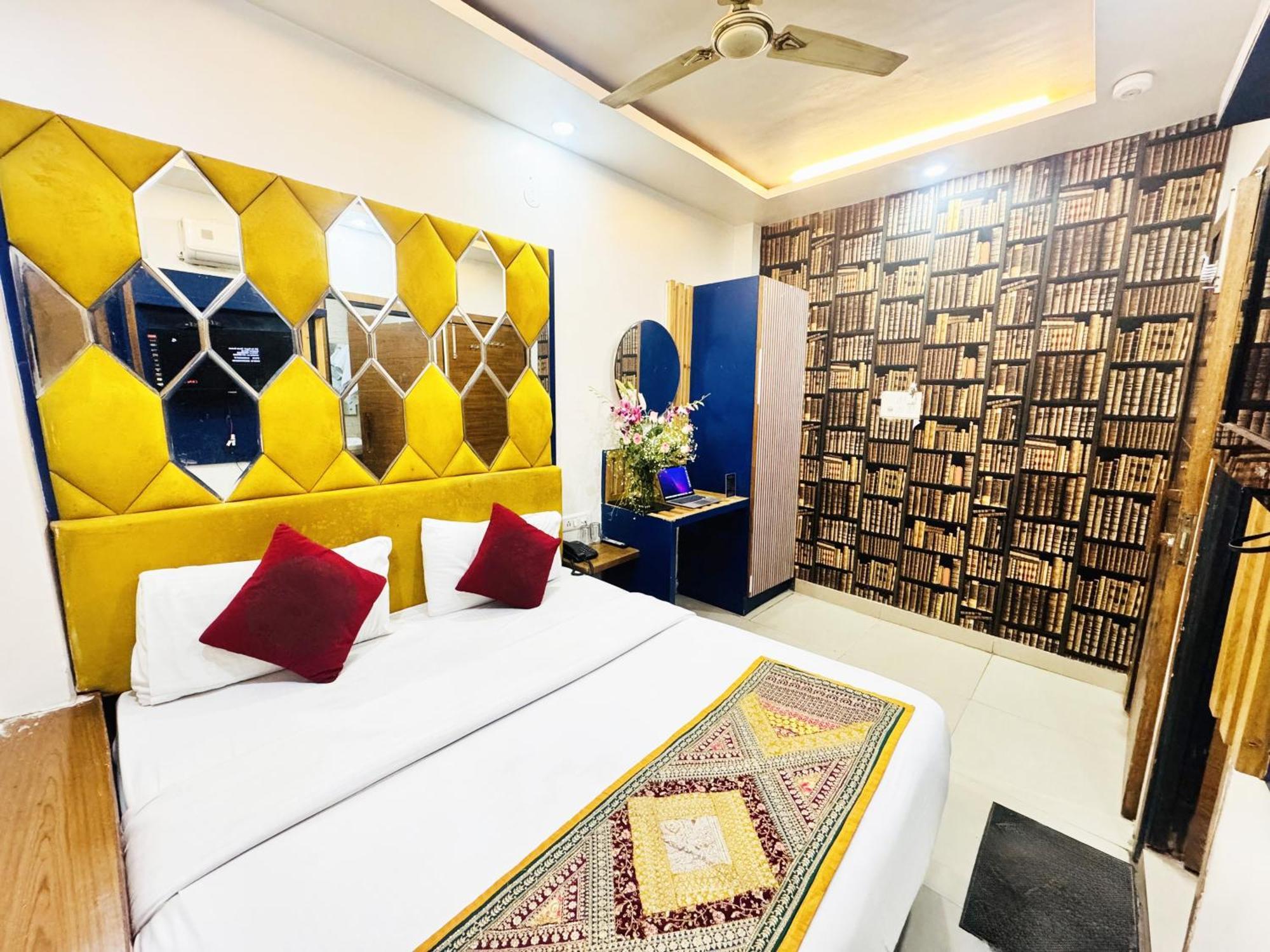 Jai Balaji, Paharganj, Railway Station Hotel New Delhi