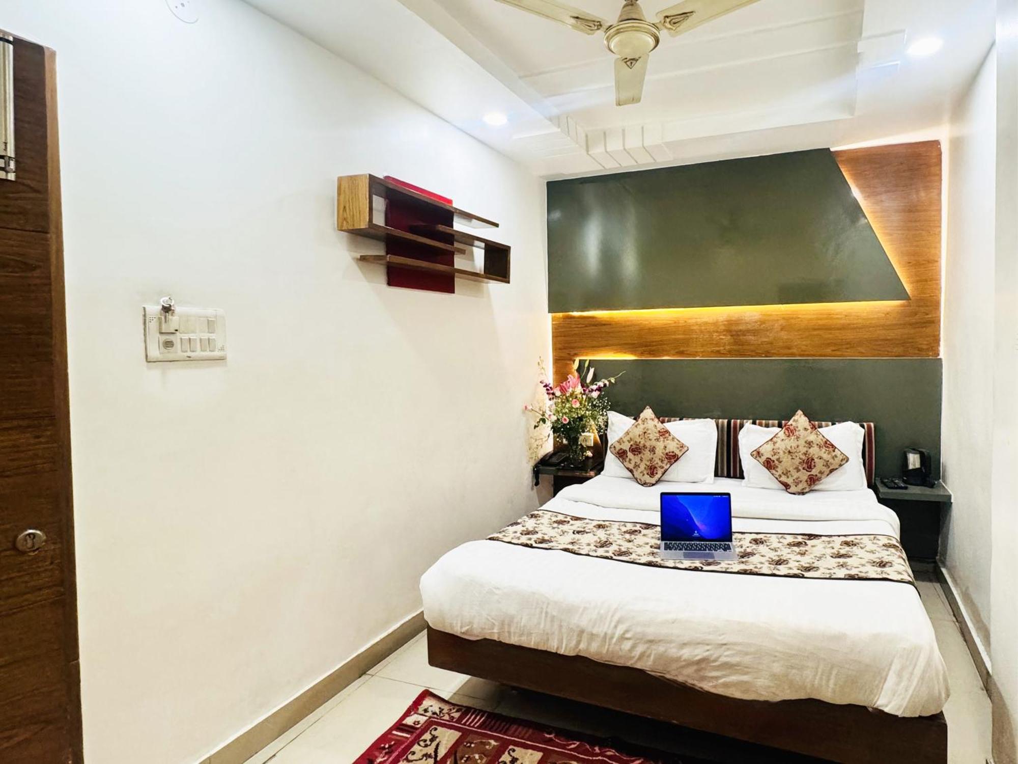 Jai Balaji, Paharganj, Railway Station Hotel 4*