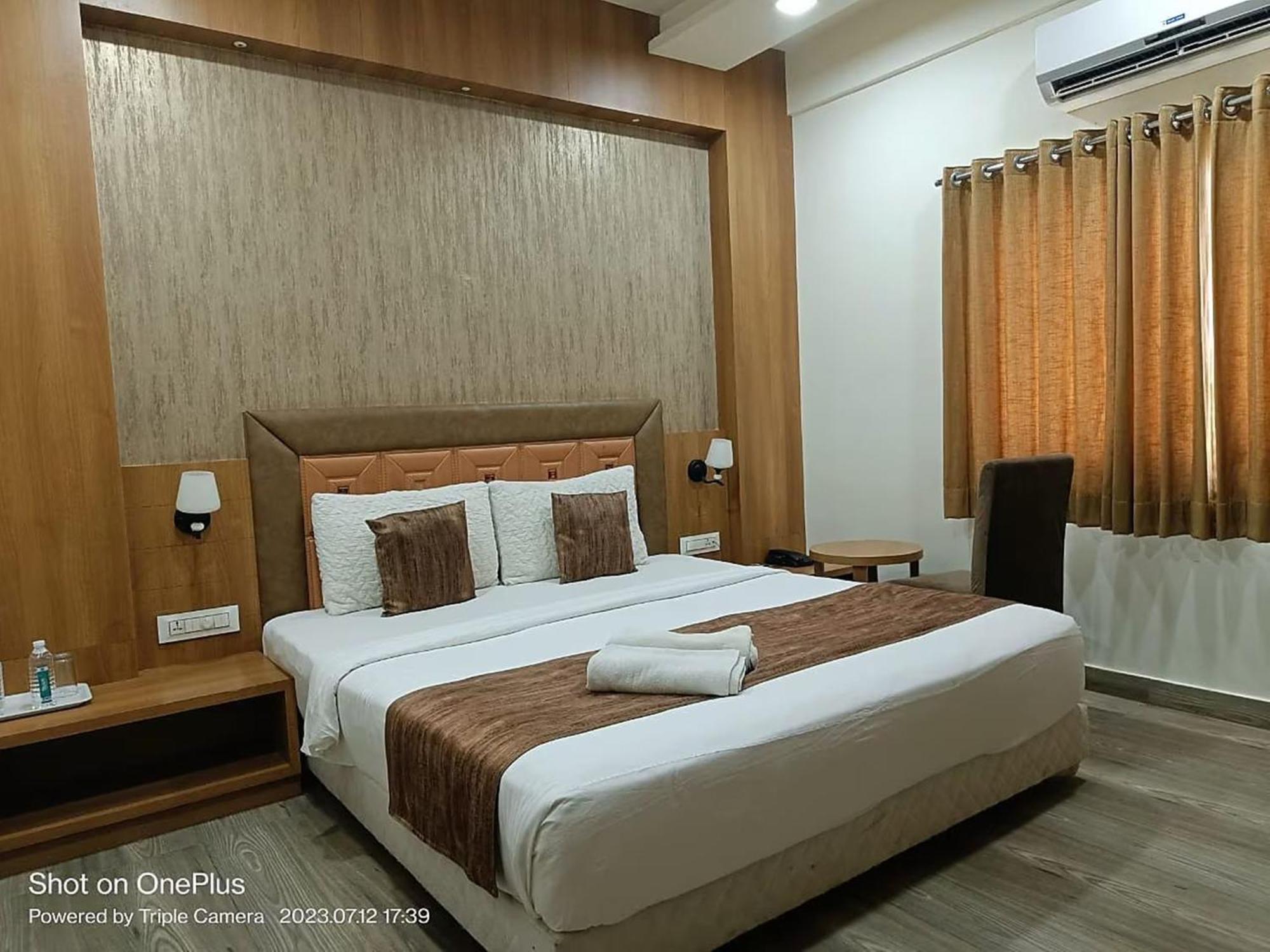 Guest house Aerocity Golden New Delhi