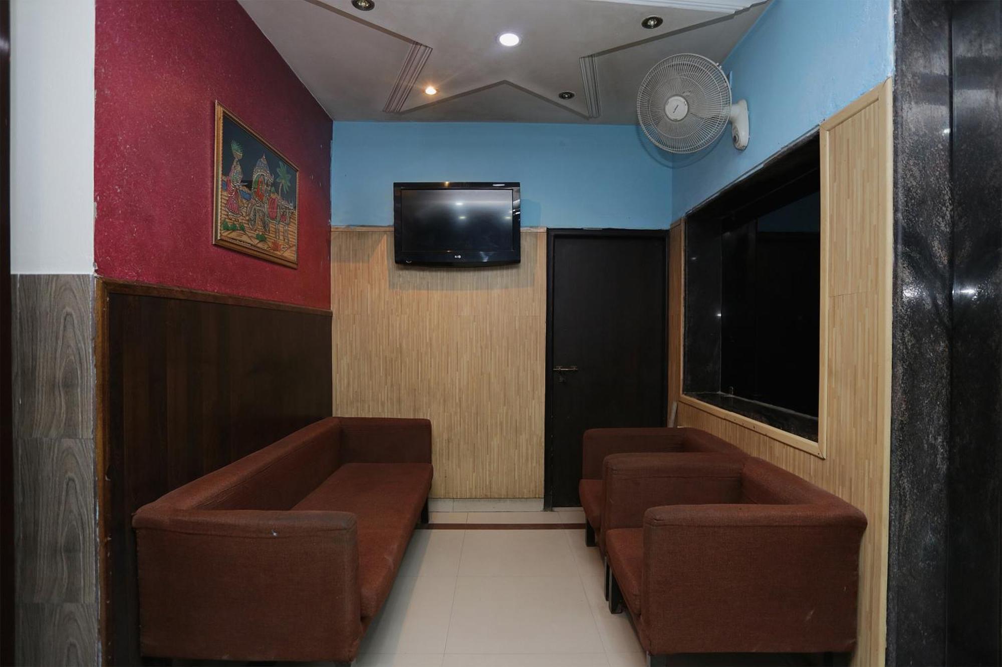 O Lite Near Delhi Airport Hotel