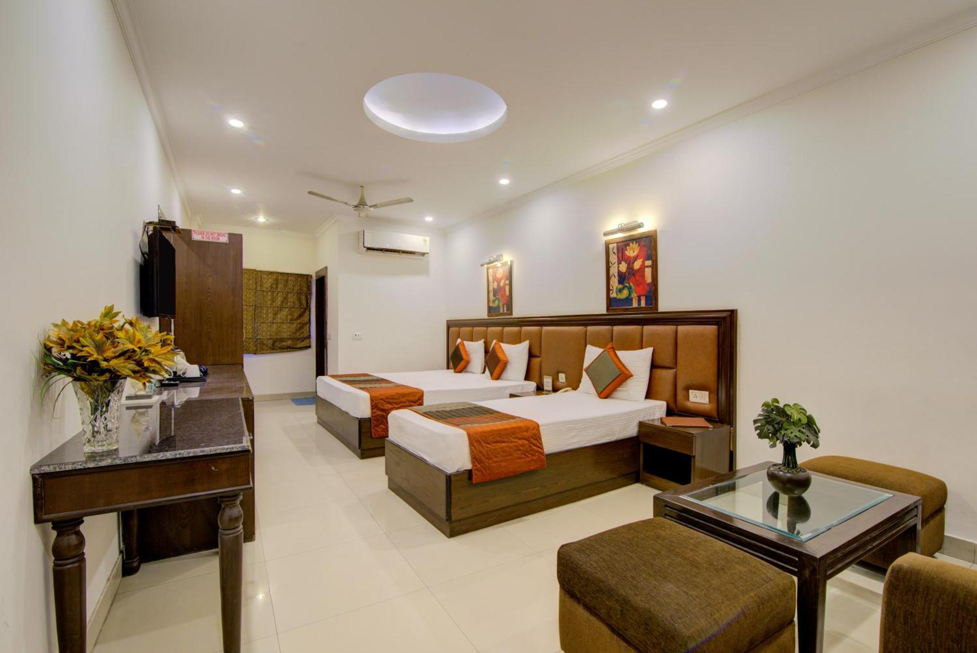 Hotel Airport La Sapphire & Restaurant New Delhi