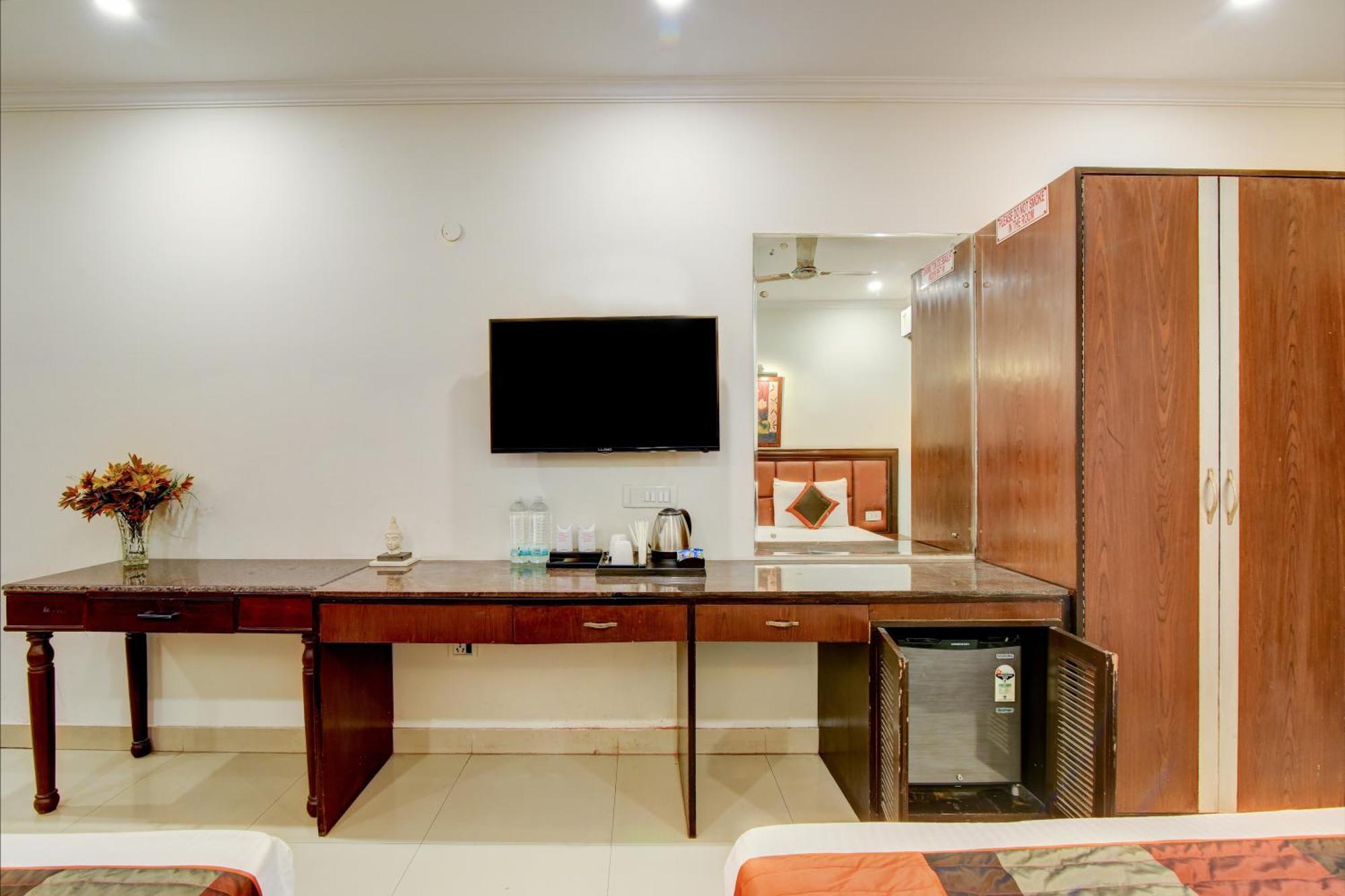 Airport La Sapphire & Restaurant 4* New Delhi