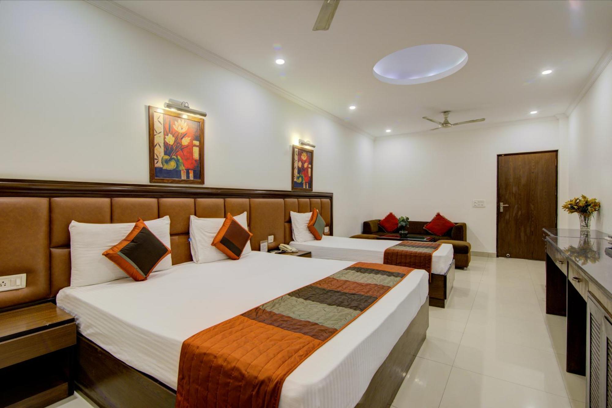 Airport La Sapphire & Restaurant Hotel 4*