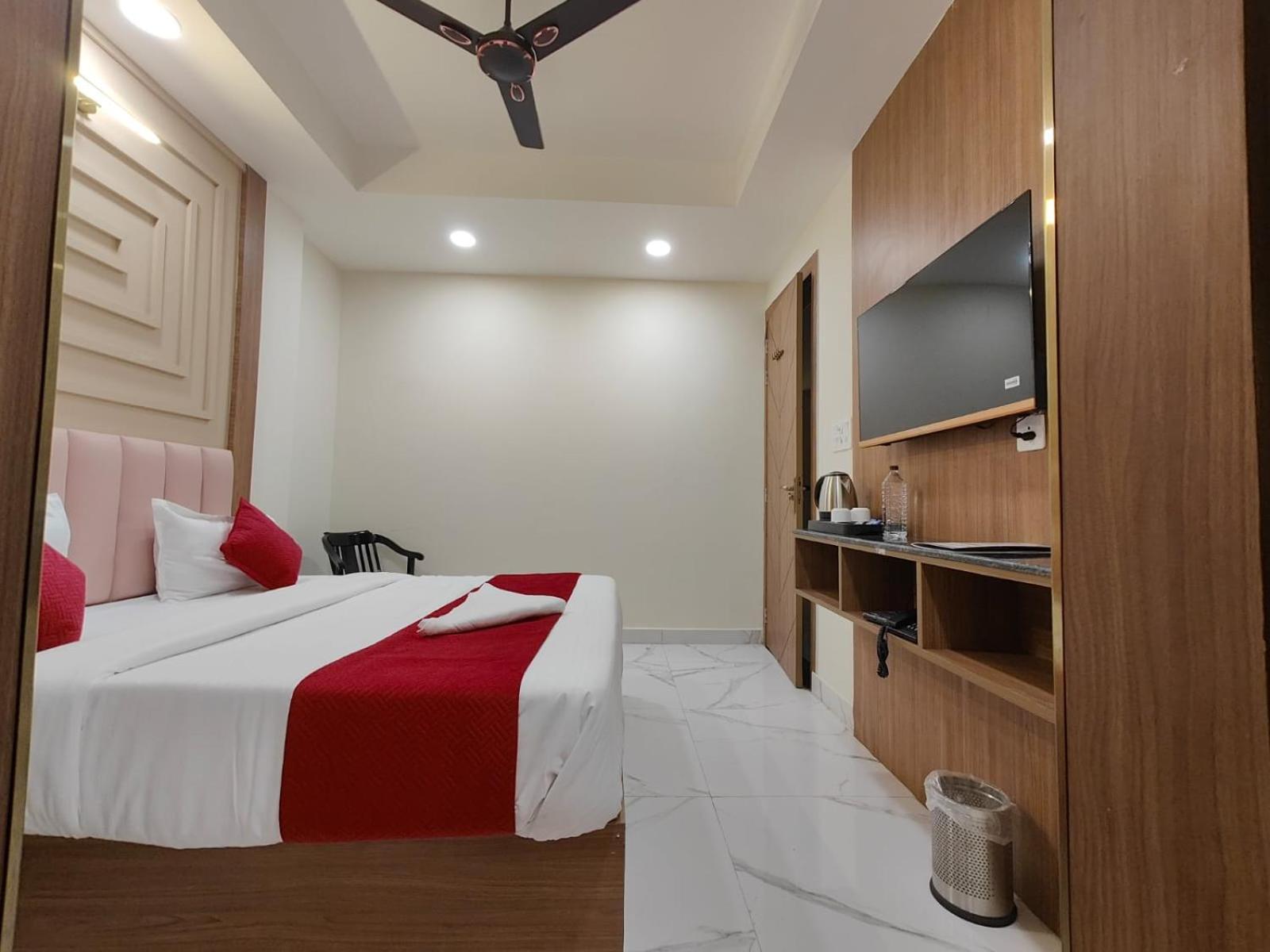 Nova Suites-delhi Airocity
