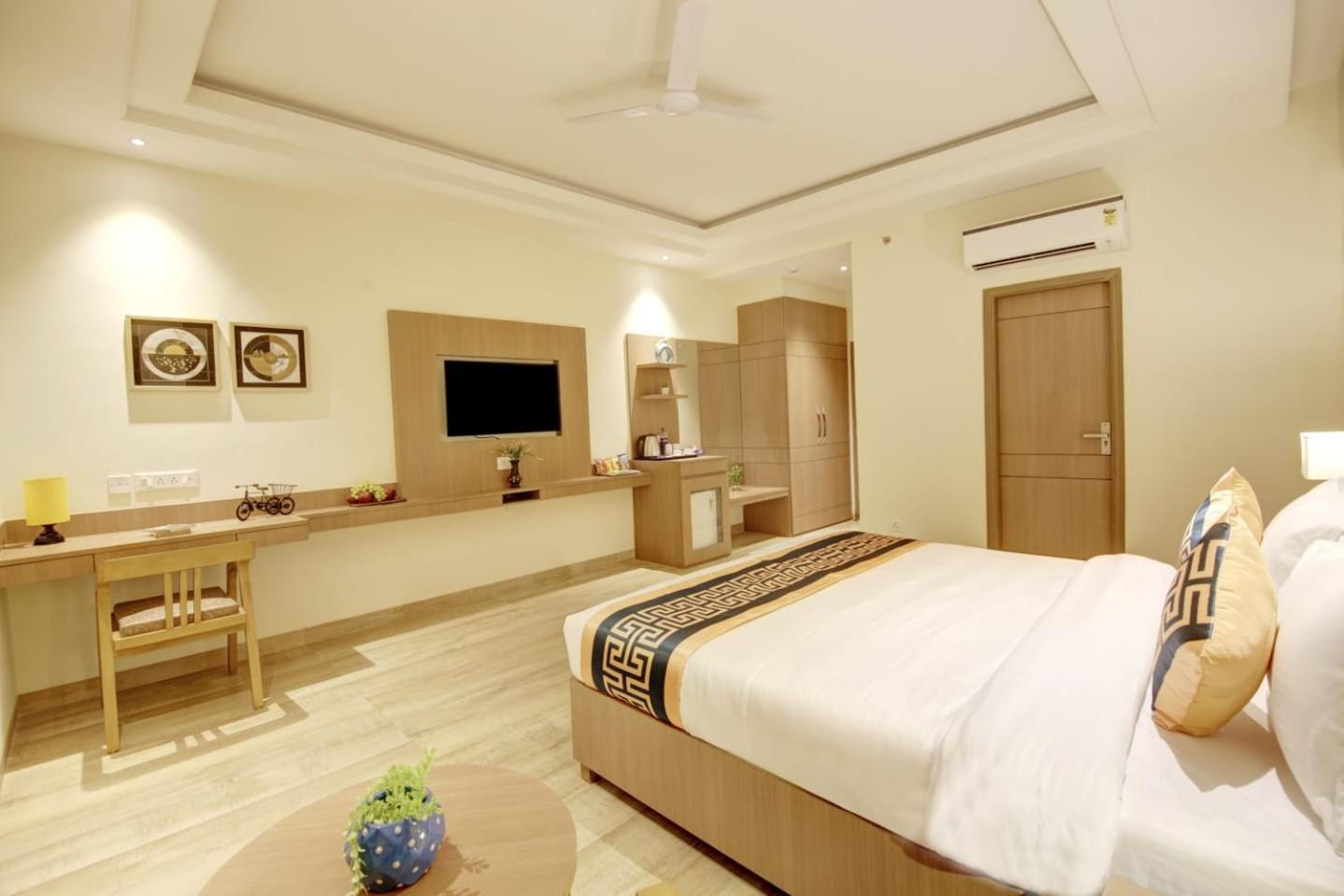 New Cozy Cave 4* New Delhi