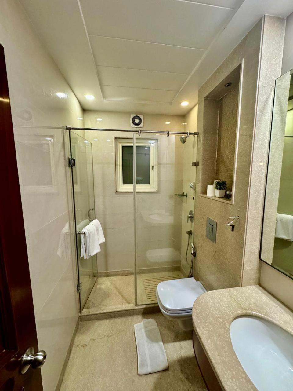 Florence Inn, Karol Bagh, New Delhi, 2 Min From Metro Hotel 4*