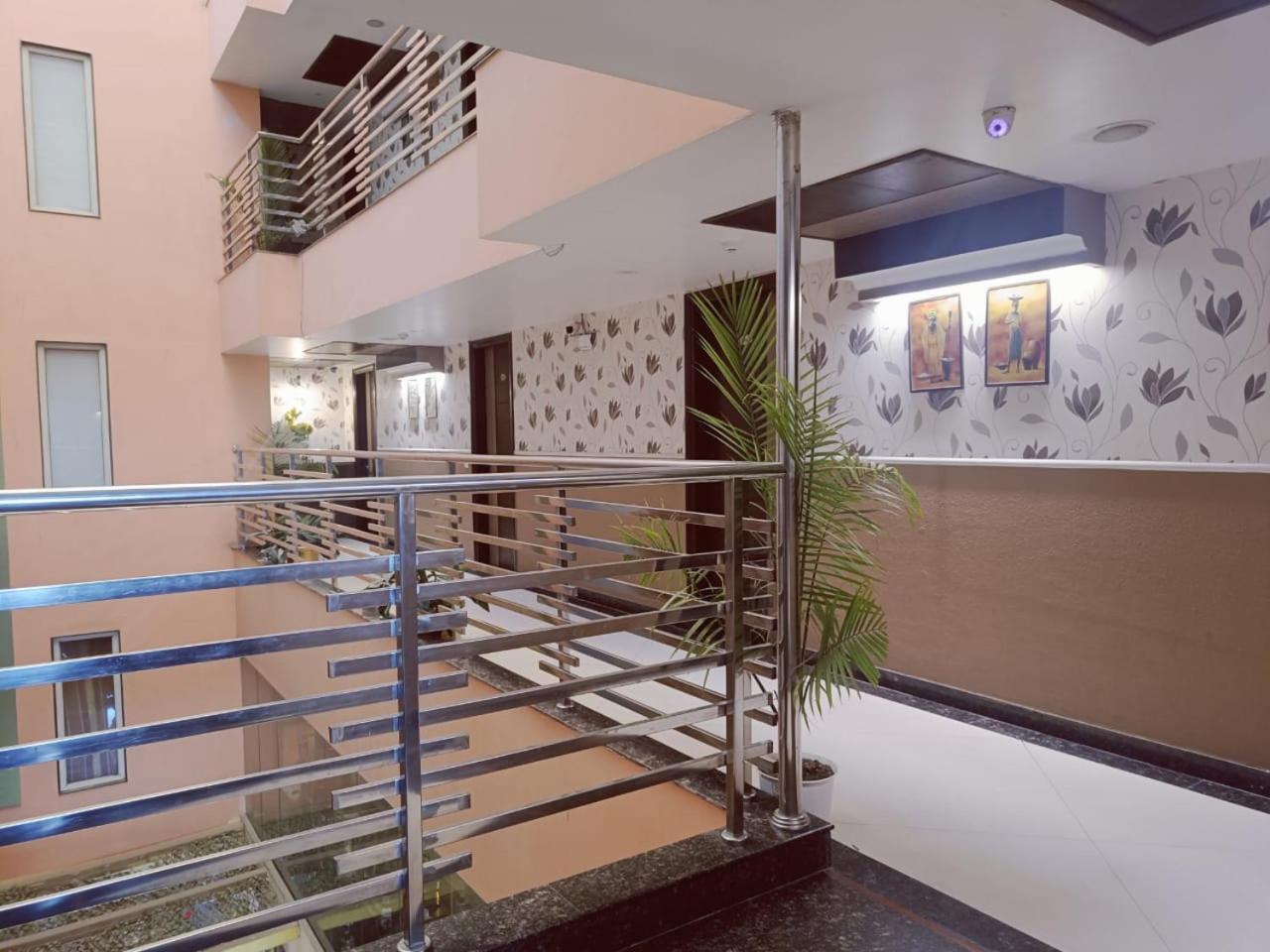 Hotel Waterfall Paschim Vihar Delhi (National Capital Territory of India)