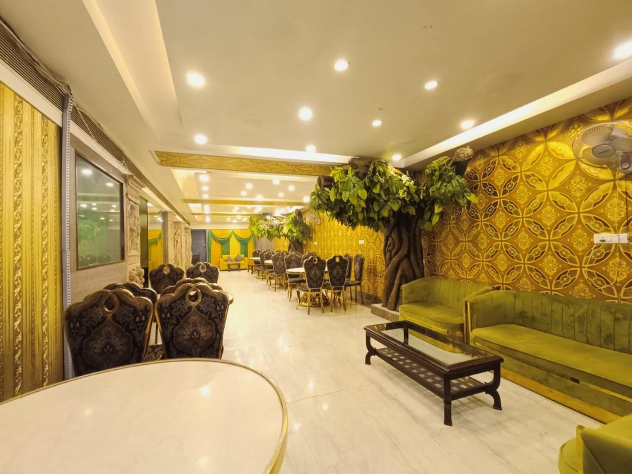 Waterfall Paschim Vihar 3*