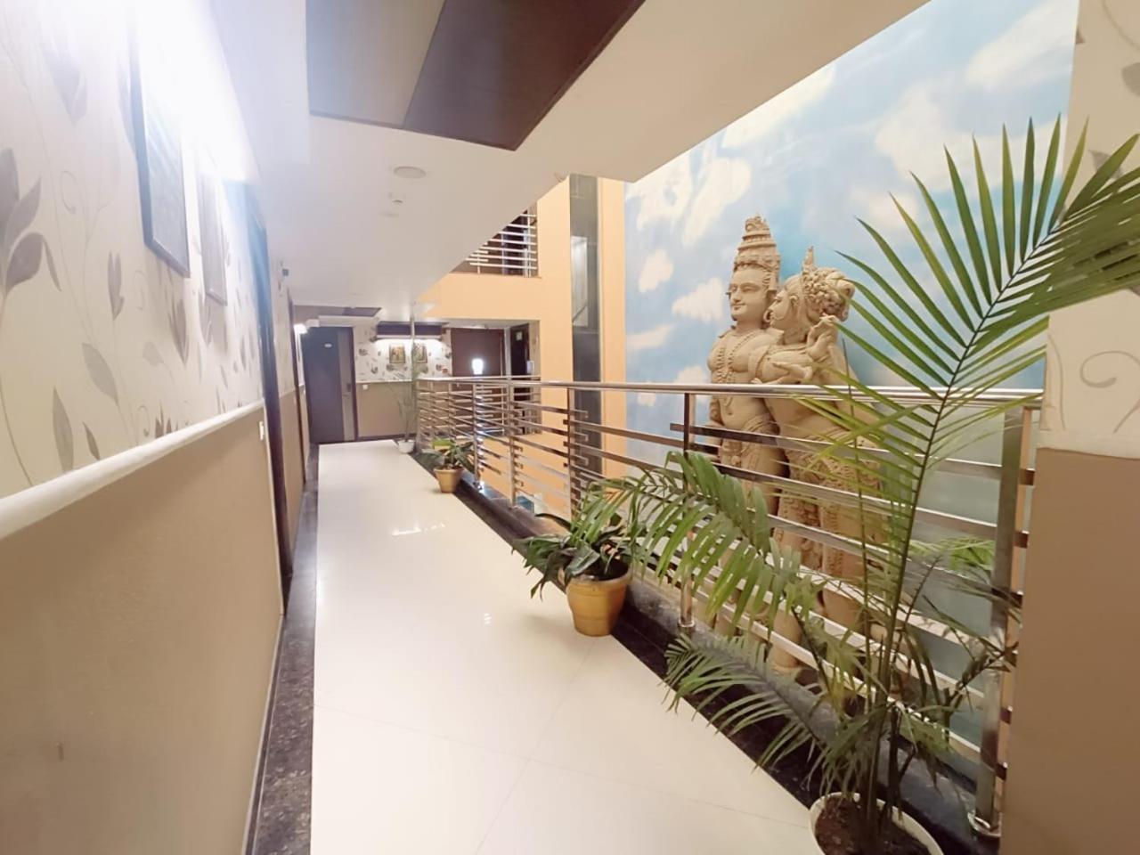 Waterfall Paschim Vihar Hotel
