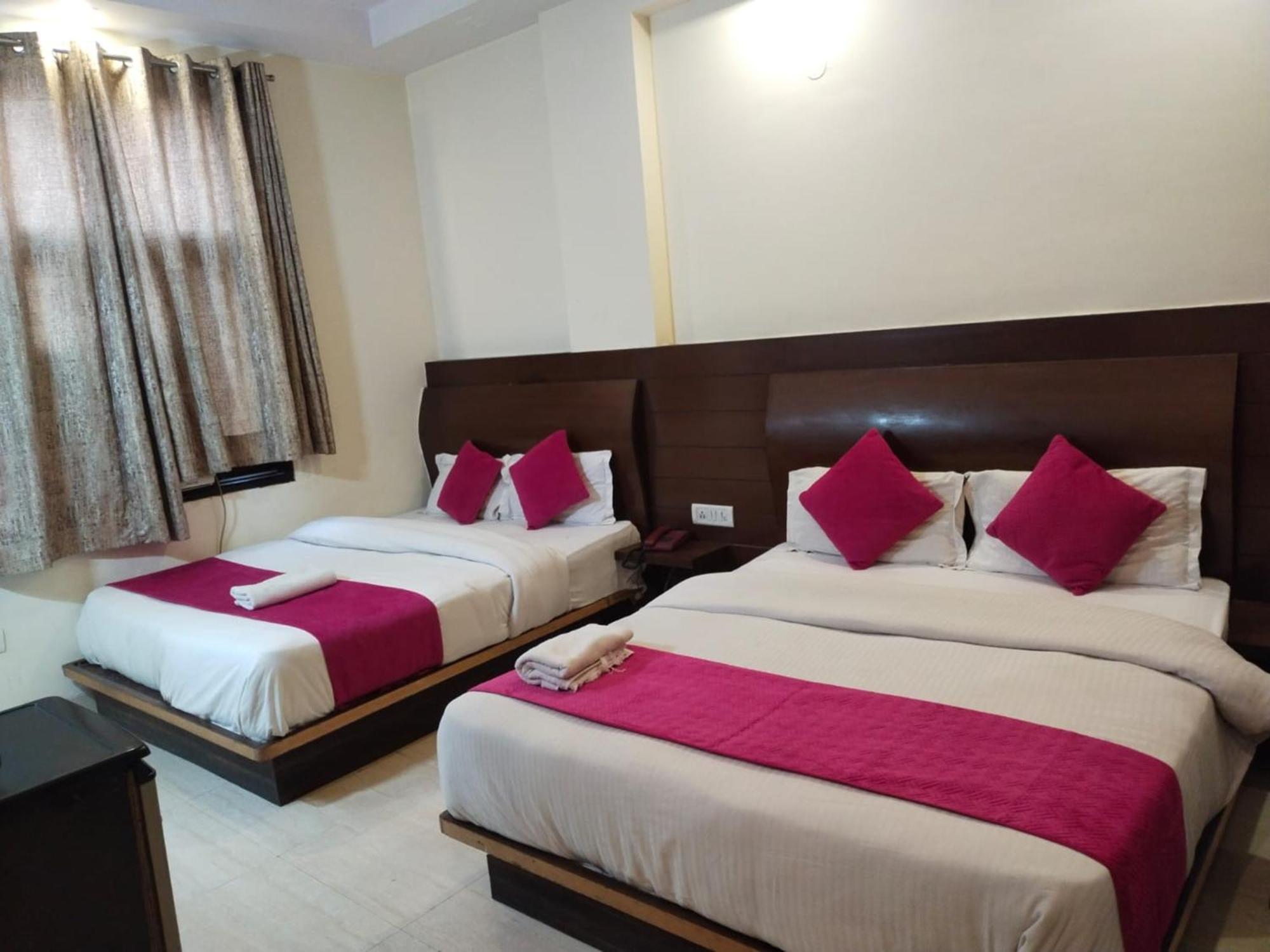 Lav Kush Deluxe At Paharganj New Delhi
