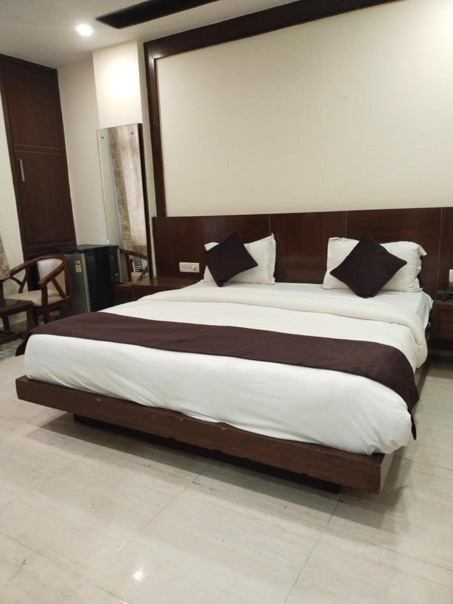 Lav Kush Deluxe At Paharganj