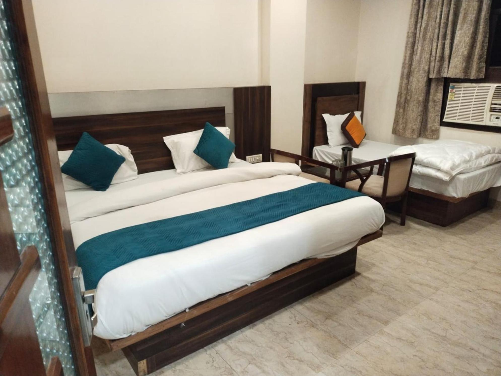 Hotel Lav Kush Deluxe At Paharganj