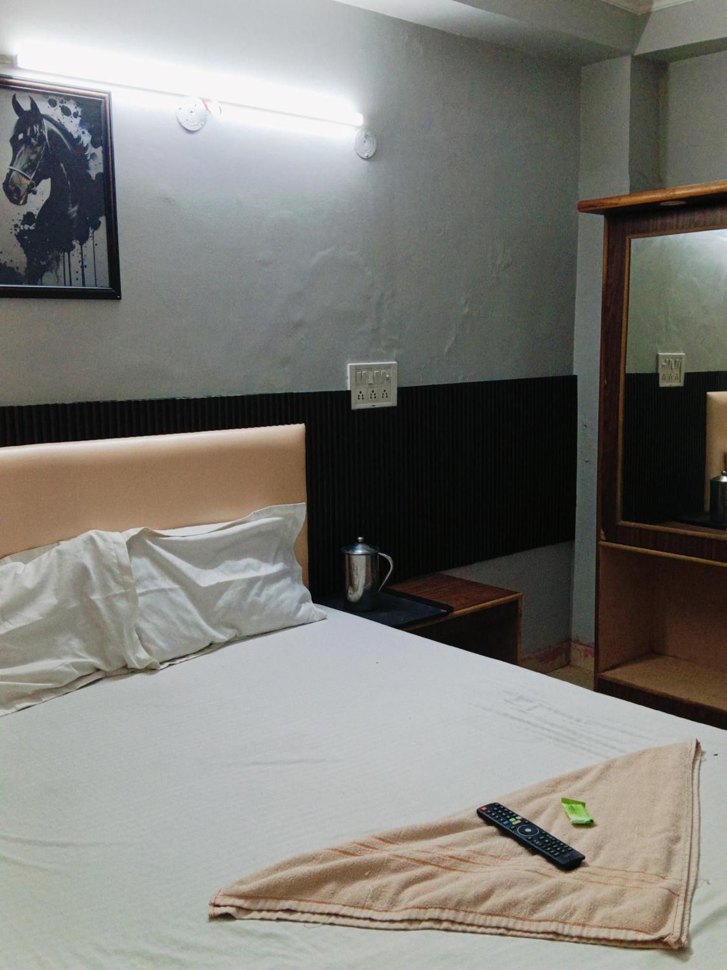 Star Near Laxmi Nagar Hotel 3*