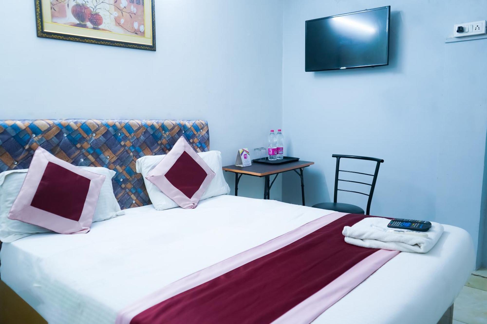 Hotel In Moti Bagh 4* Nova Deli