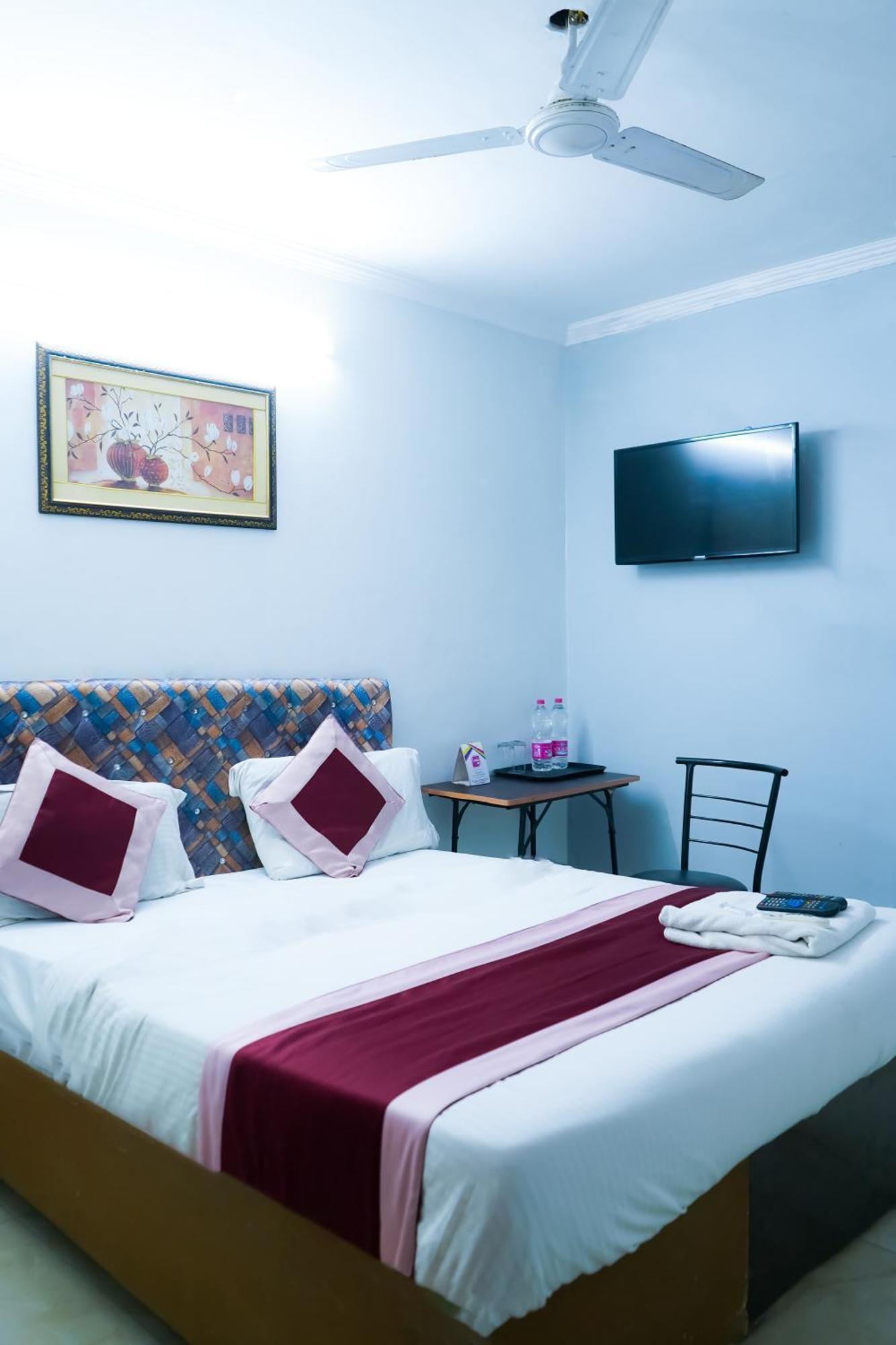 Hotel In Moti Bagh Hotel 4*