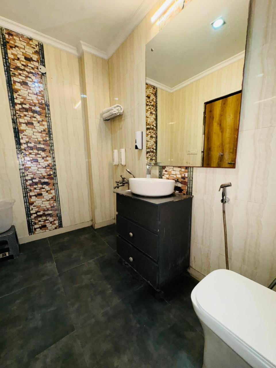Apartamento Im Perial - Nehru Enclave Nova Deli